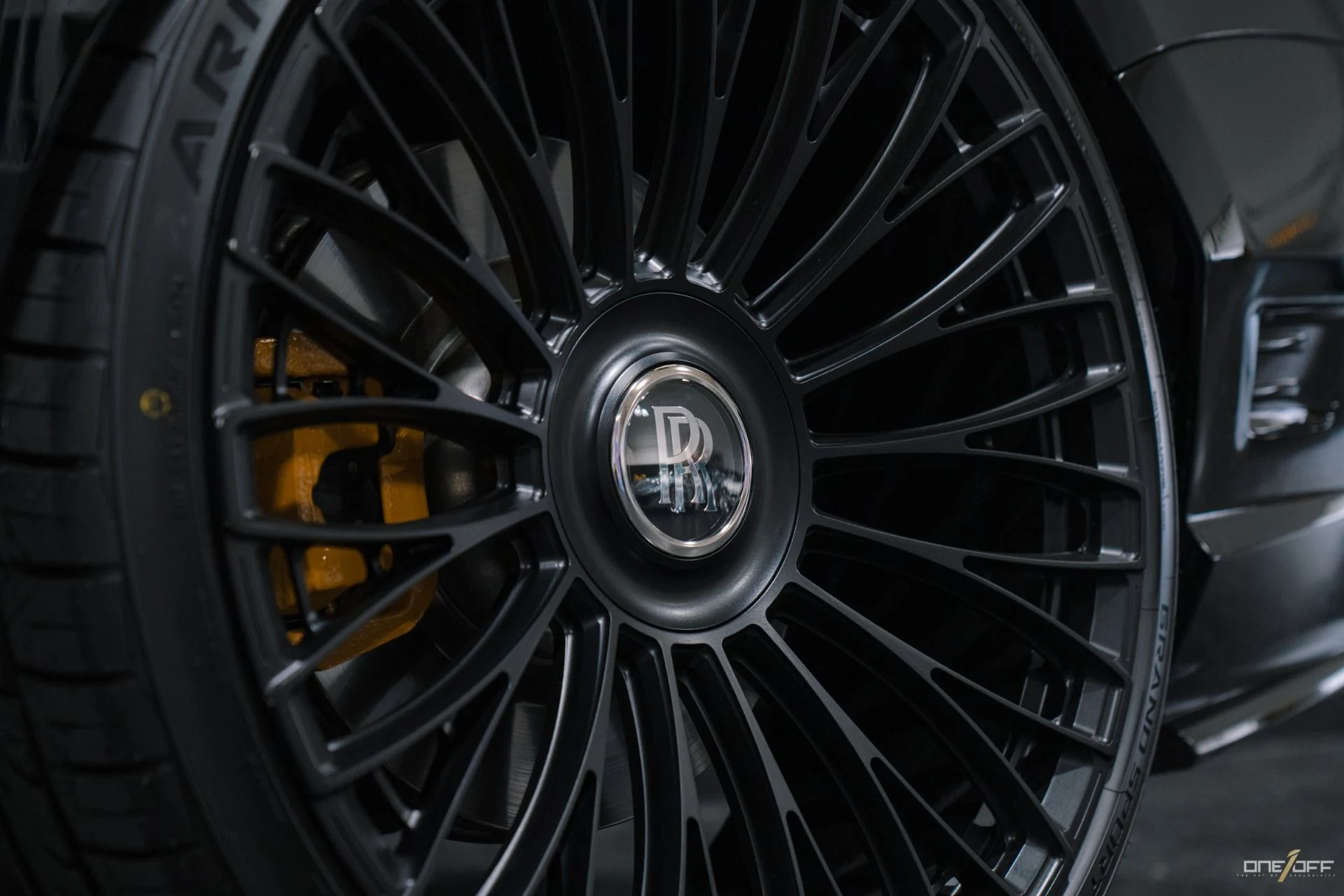 mph003_3783121670_Used_2022_Rolls_Royce_Black_Badge_Ghost_FULL_Urban_Design_Carbon_Kit_477_K_MSRP_Starlight_1759778193_f21d156c9f