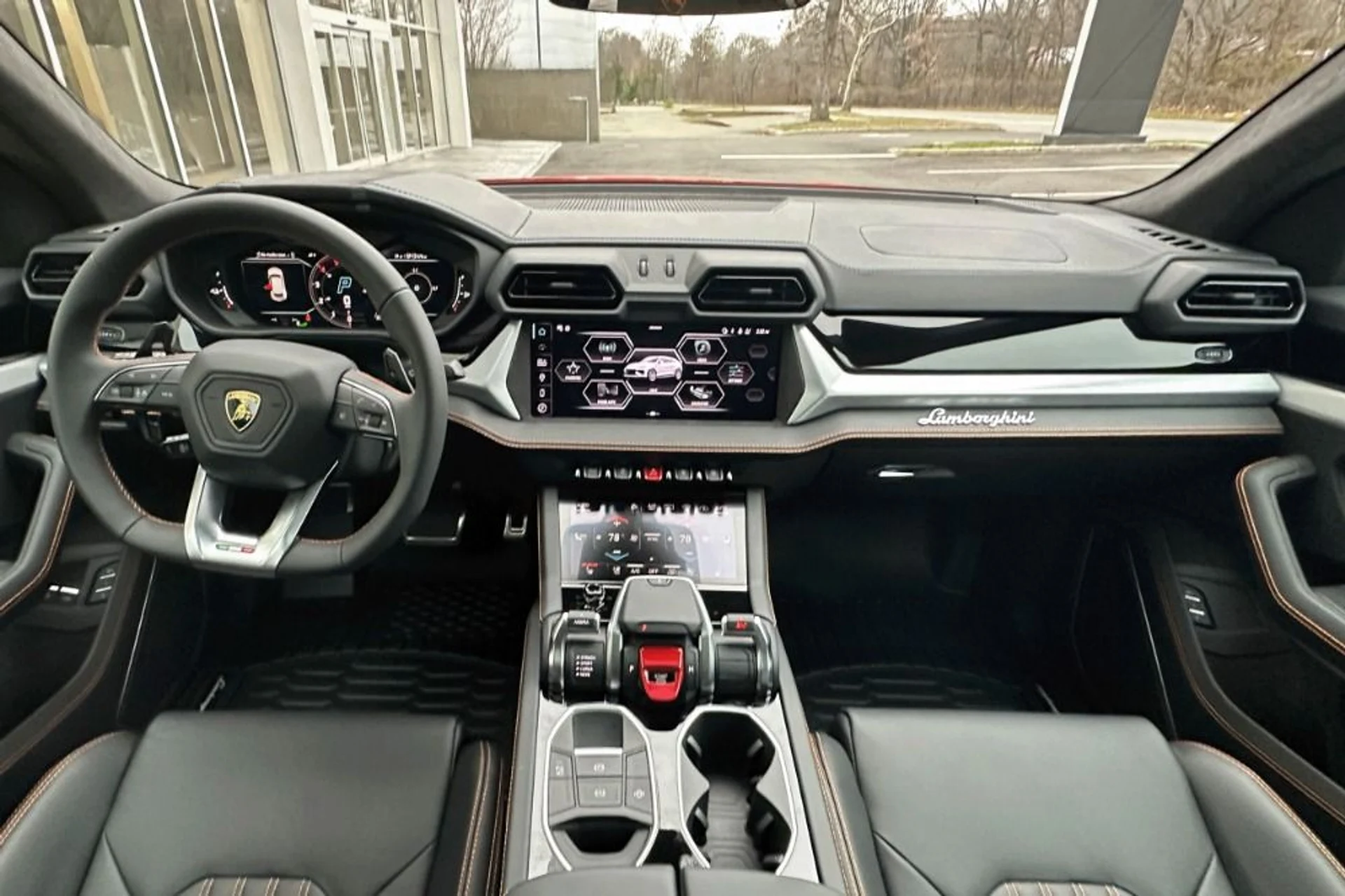 mph003_379545372_New_2025_Lamborghini_Urus_SE_1765782567_8ef202e023