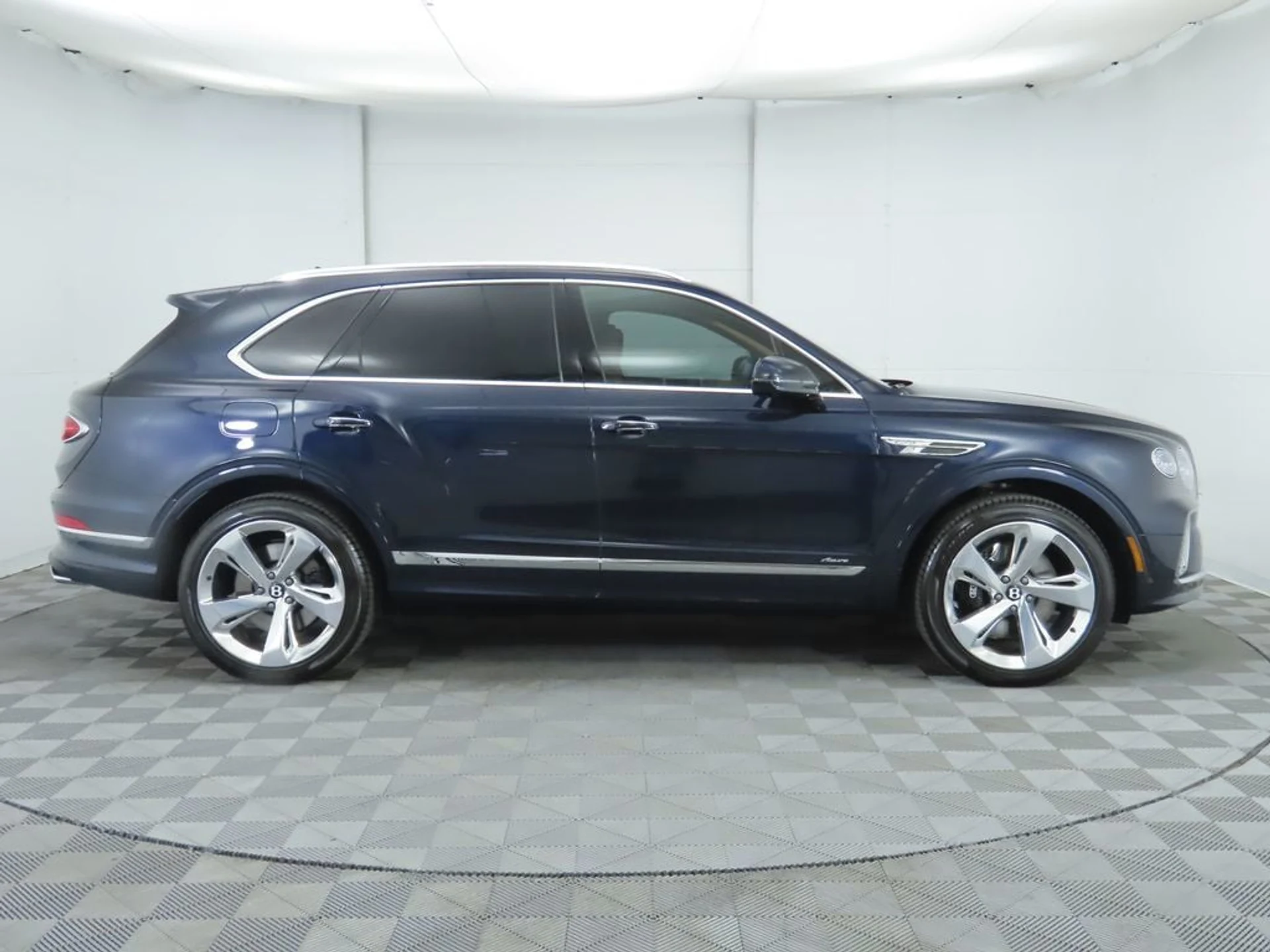 mph003_3799745286_new_2025_bentley_bentayga_v8awd_8119_22910535_4_1024_2d59e21831