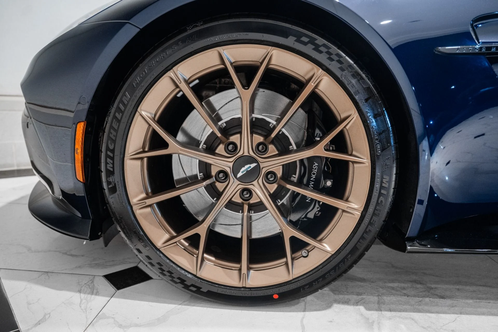 mph003_3806112048_New_2026_Aston_Martin_Vantage_S_1778078378_599fcaa7fb