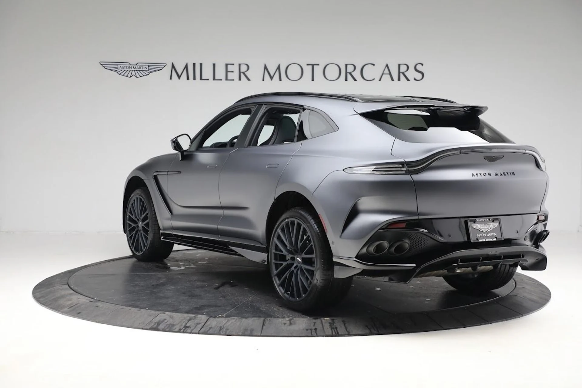 mph003_3808029883_Used_2023_Aston_Martin_DBX_707_1682624534_b5b3e7ea6b