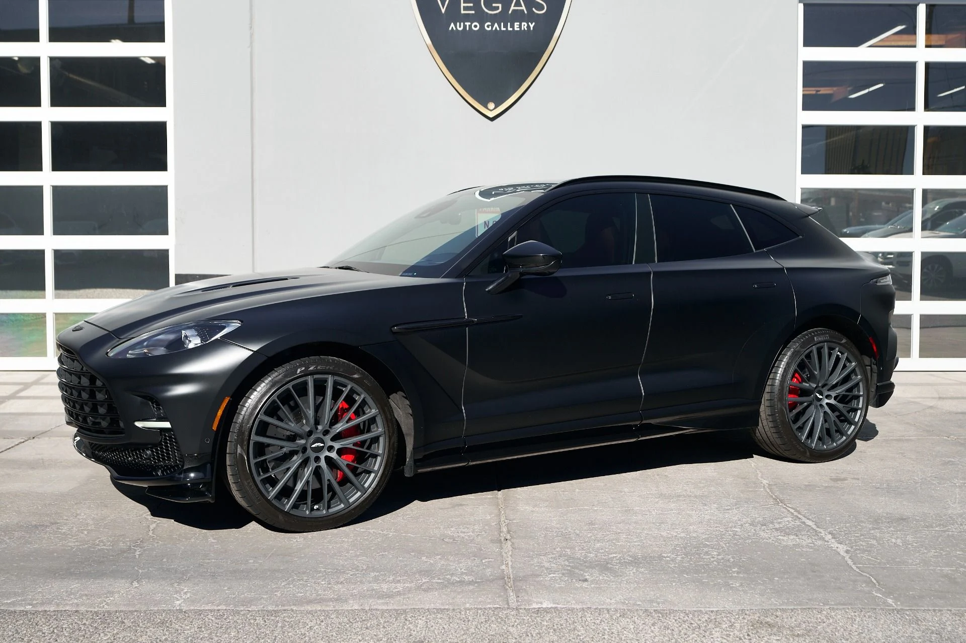 mph003_3812600503_Used_2023_Aston_Martin_DBX_707_1731378416_b835a9f394