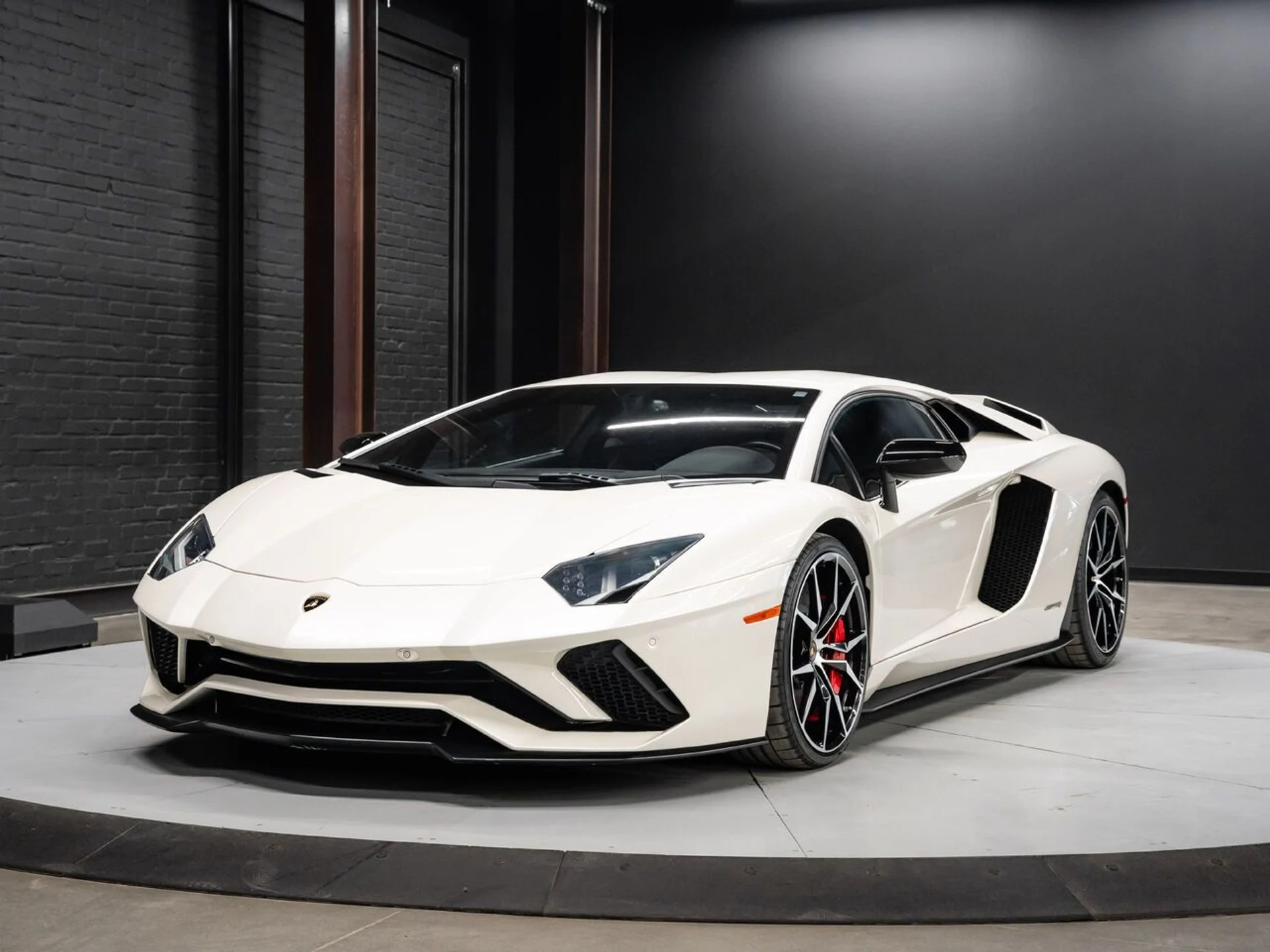 mph003_3822939712_lamborghini_aventador_2017_b2c02dfe3e