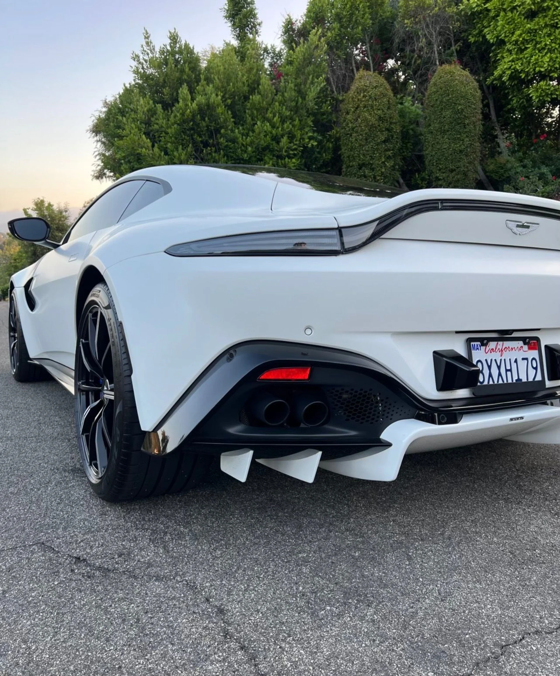 mph003_3831605751_Used_2021_Aston_Martin_Vantage_1753290752_b65a360239