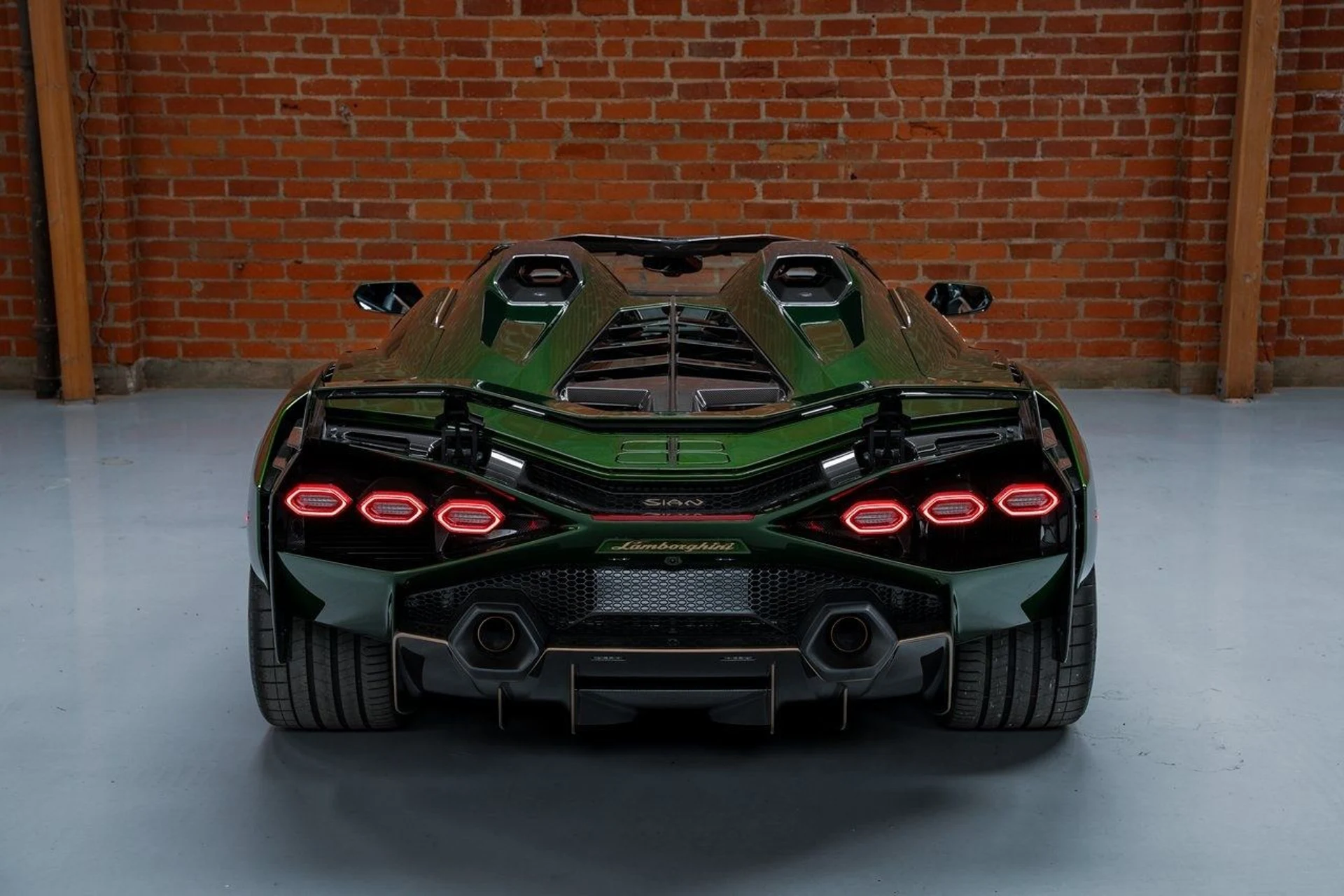 mph003_383584968_e18dbce1887ff7b79cb247b071b124f8x_3289a13d3c