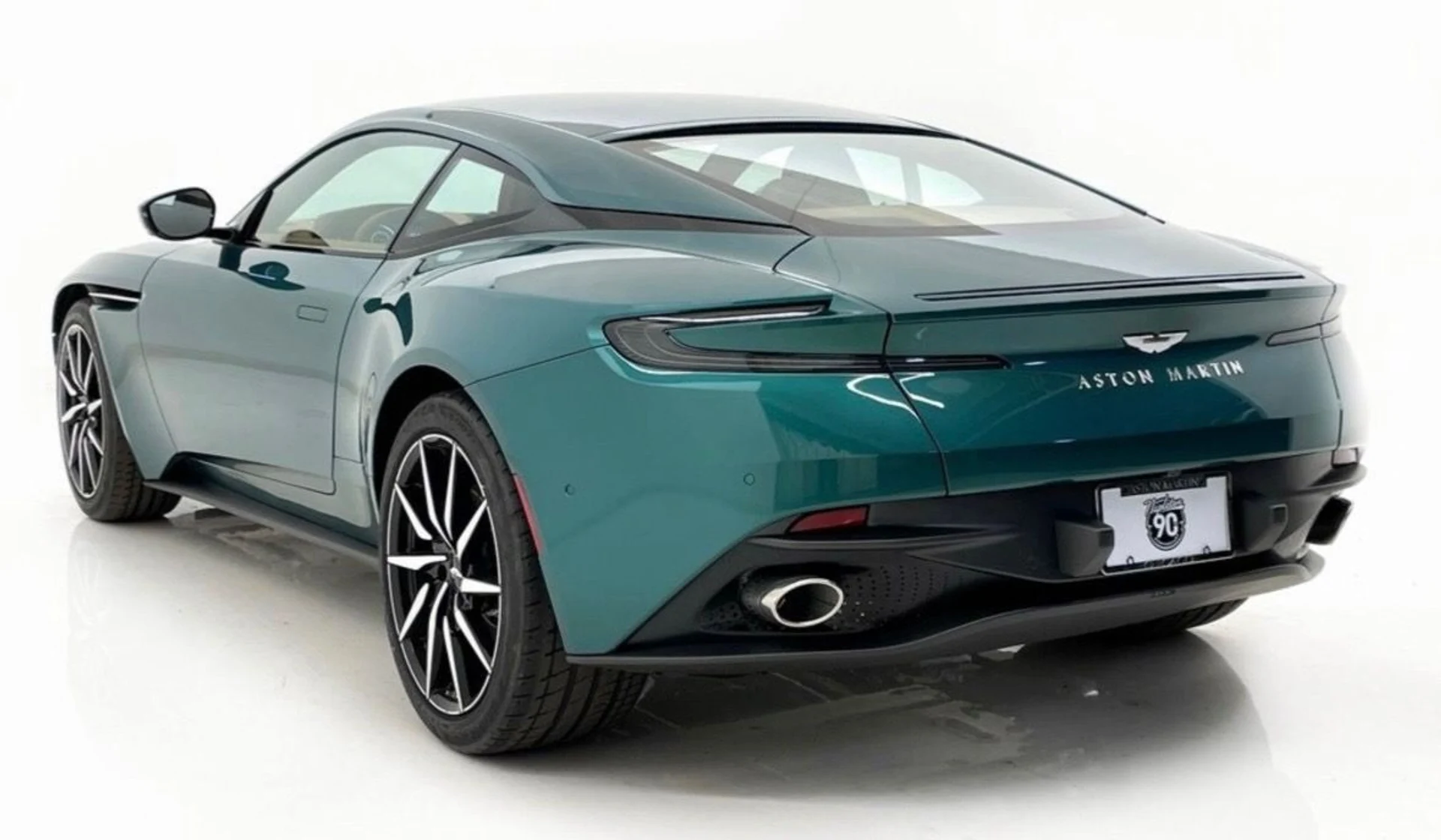 mph003_3850526412_Used_2023_Aston_Martin_DB_11_V8_1744825097_e9bb4711a4