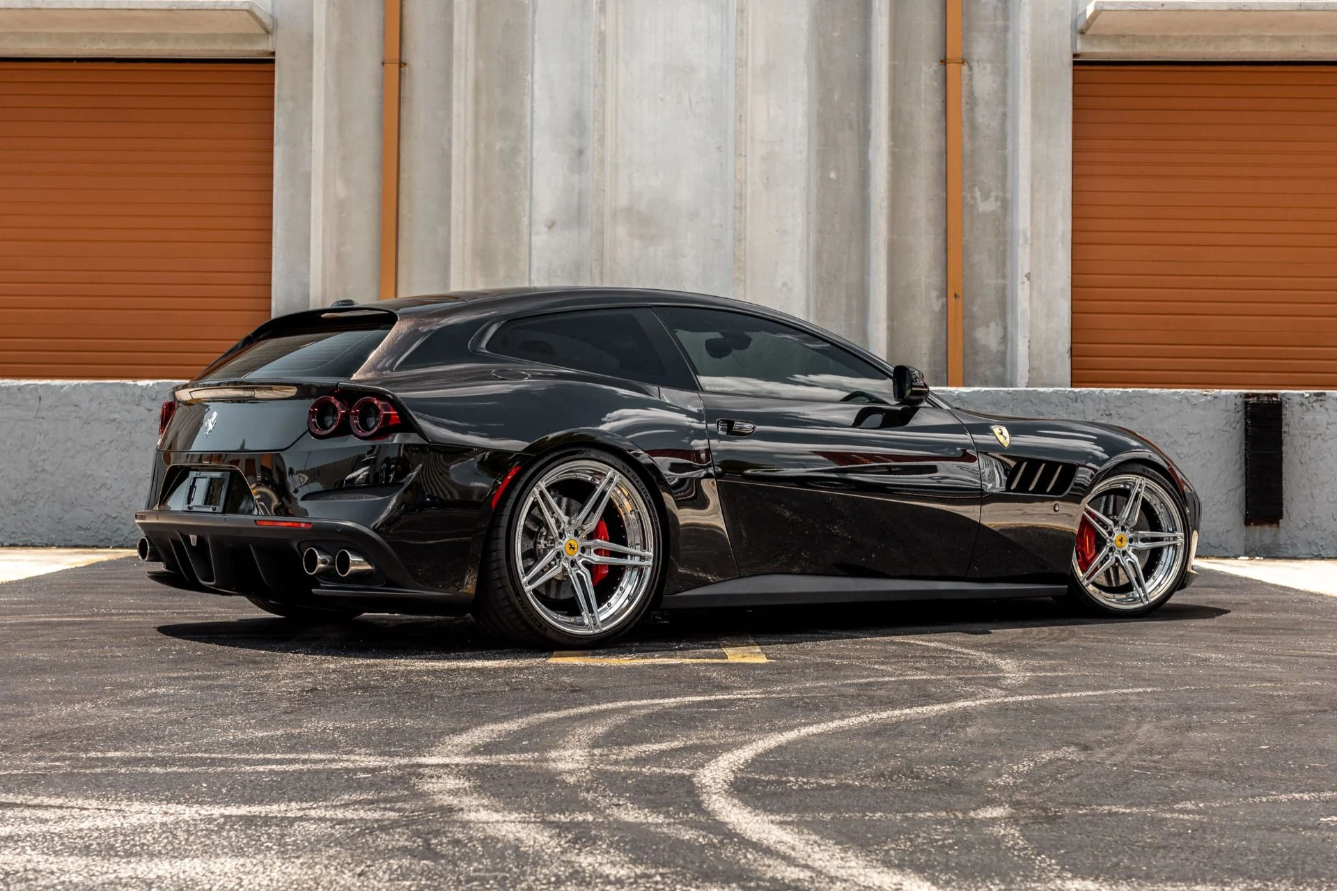 mph003_3857331898_Used_2018_Ferrari_GTC_4_Lusso_T_with_Novitec_Springs_DME_Tune_Velos_Wheels_IPE_Exhaust_Passenger_Disp_1654867168_c8a74d7b02