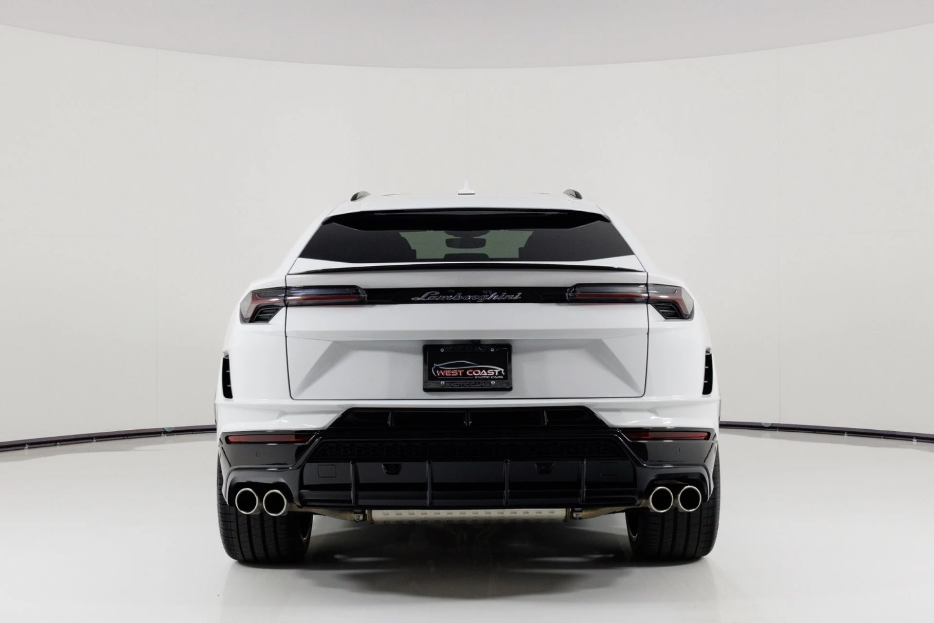 mph003_3878279175_Used_2024_Lamborghini_Urus_S_1775674860_33c44b809d