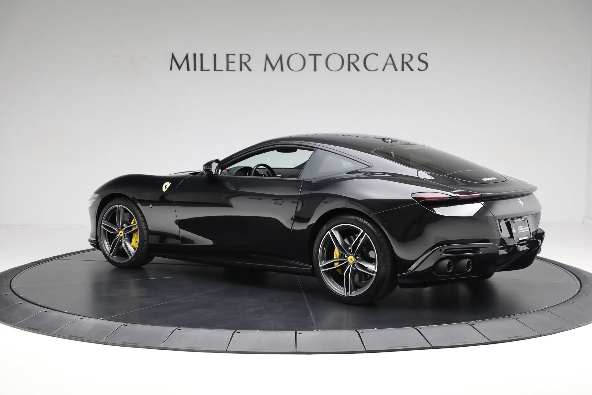 mph003_3879701076_Used_2022_Ferrari_Roma_1707749900_a3ca6f838b