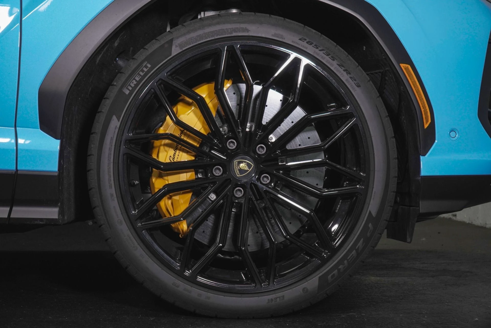 mph003_3890305296_Used_2025_Lamborghini_Urus_SE_1781248569_d6f4ecb921