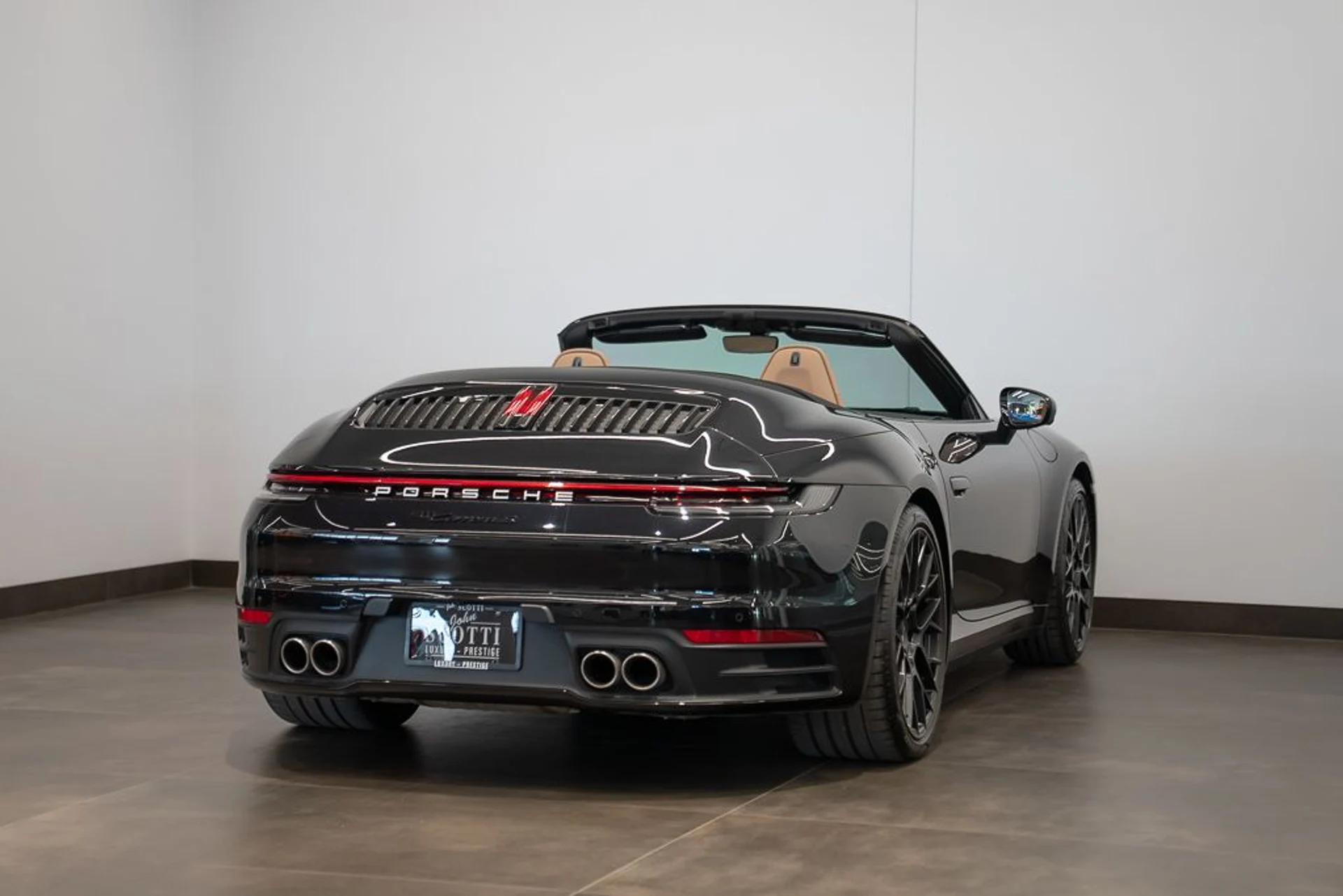 mph003_3892695633_porsche_911_2022_jpg_v_1780407122_25c8e05295