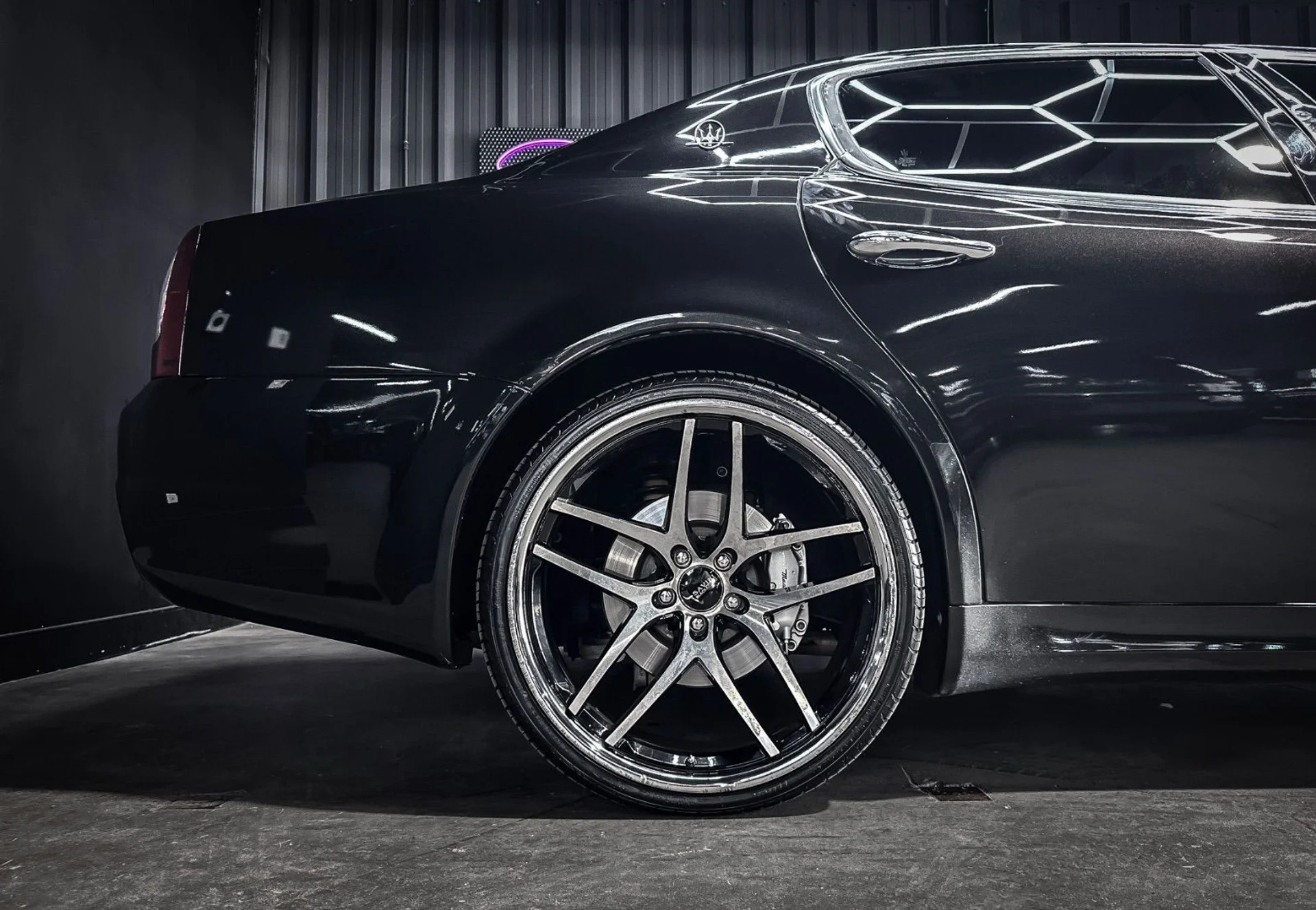 mph003_390121729_36879351_04827_2011_maserati_quattroporte_071_f0b5741ef8