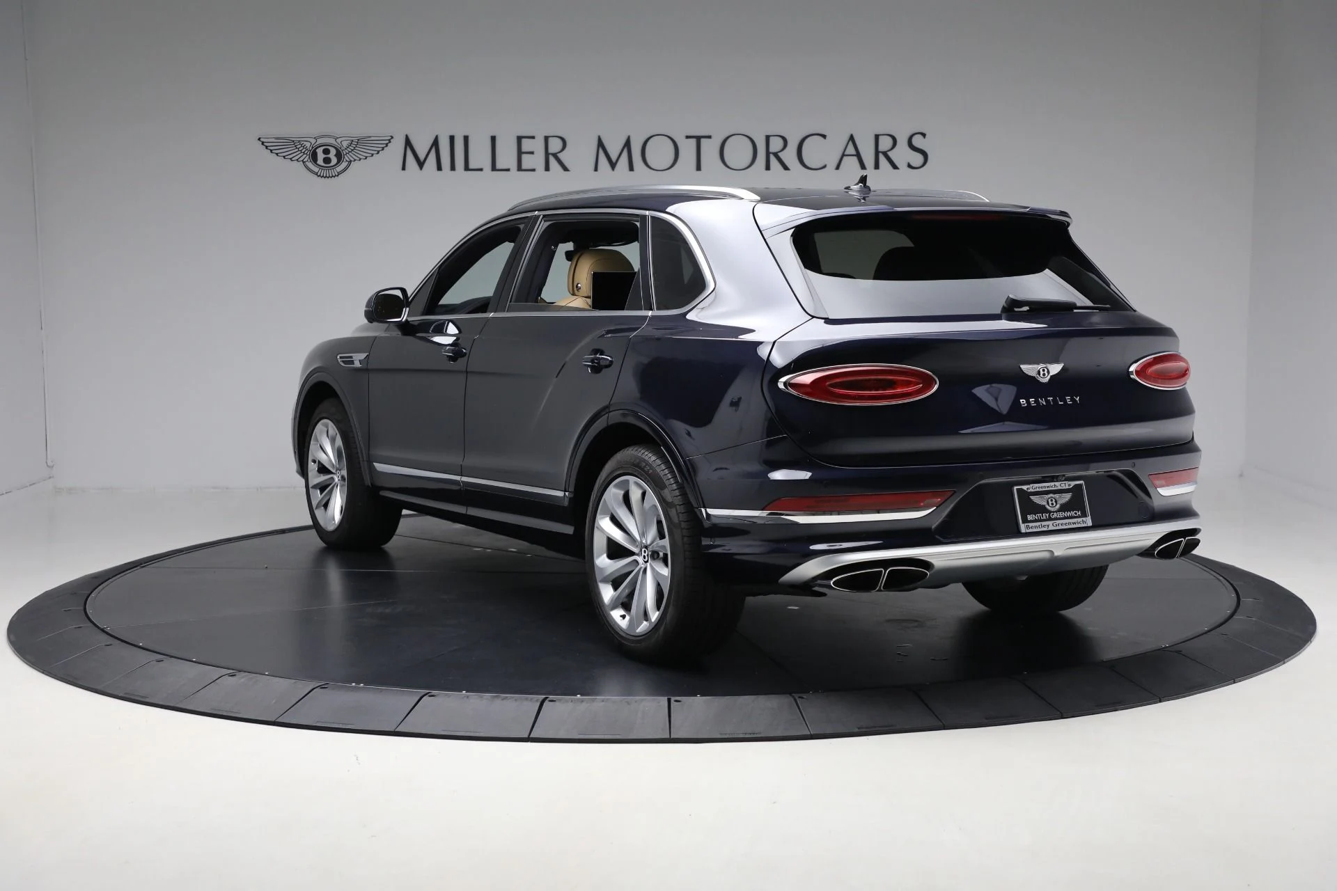 mph003_3924124373_Used_2024_Bentley_Bentayga_EWB_V8_7d3fb37392