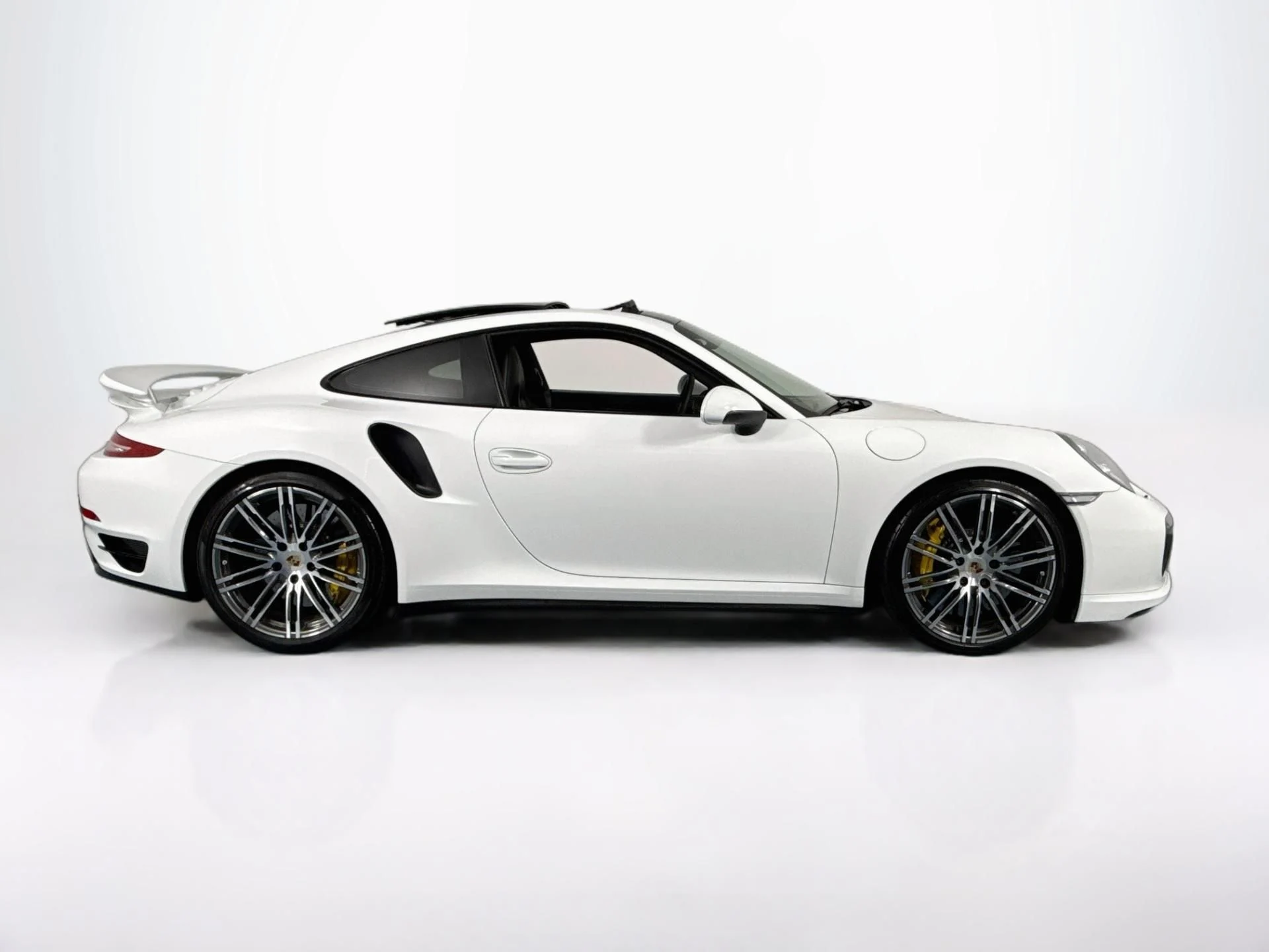 mph003_3925127873_Used_2014_Porsche_911_Turbo_S_1791570323_3f937624d4