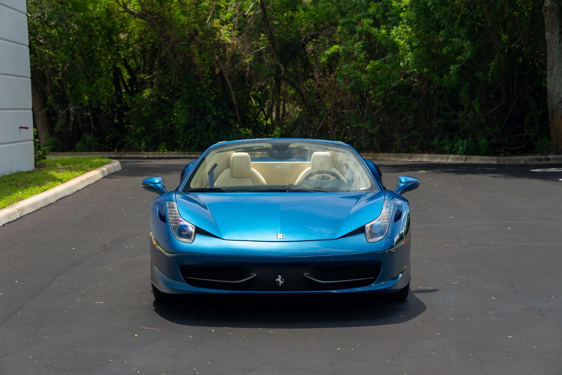 mph003_39263779_Used_2014_Ferrari_458_Spider_1757965695_b2be34c88d
