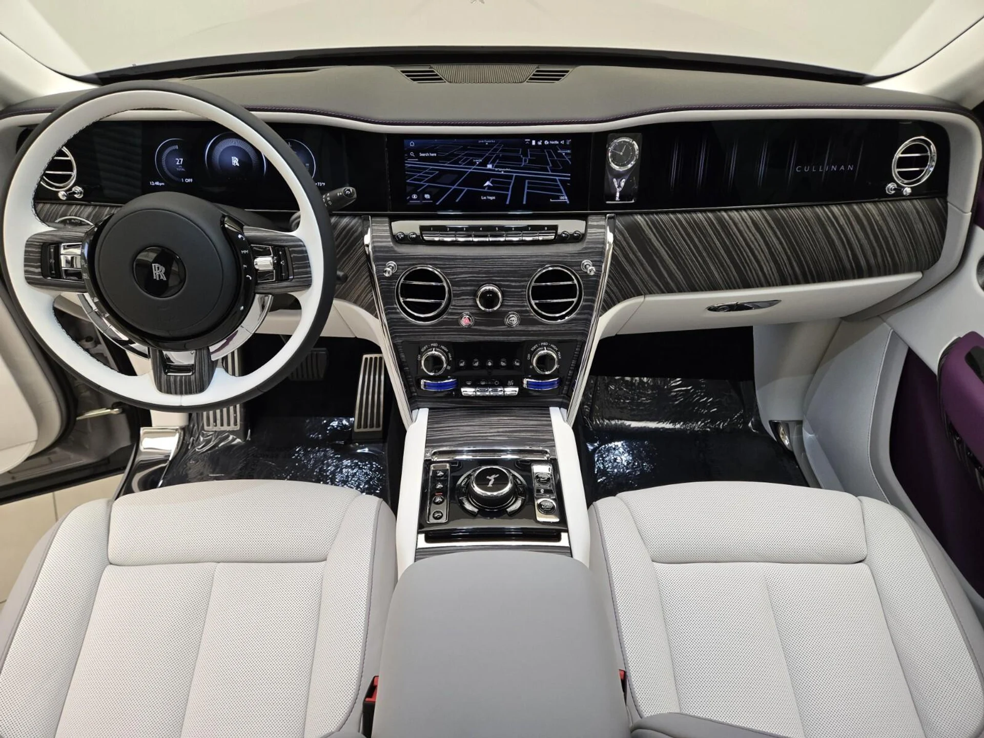 mph003_3937811113_New_2026_Rolls_Royce_Cullinan_1760421136_5cf52cffec