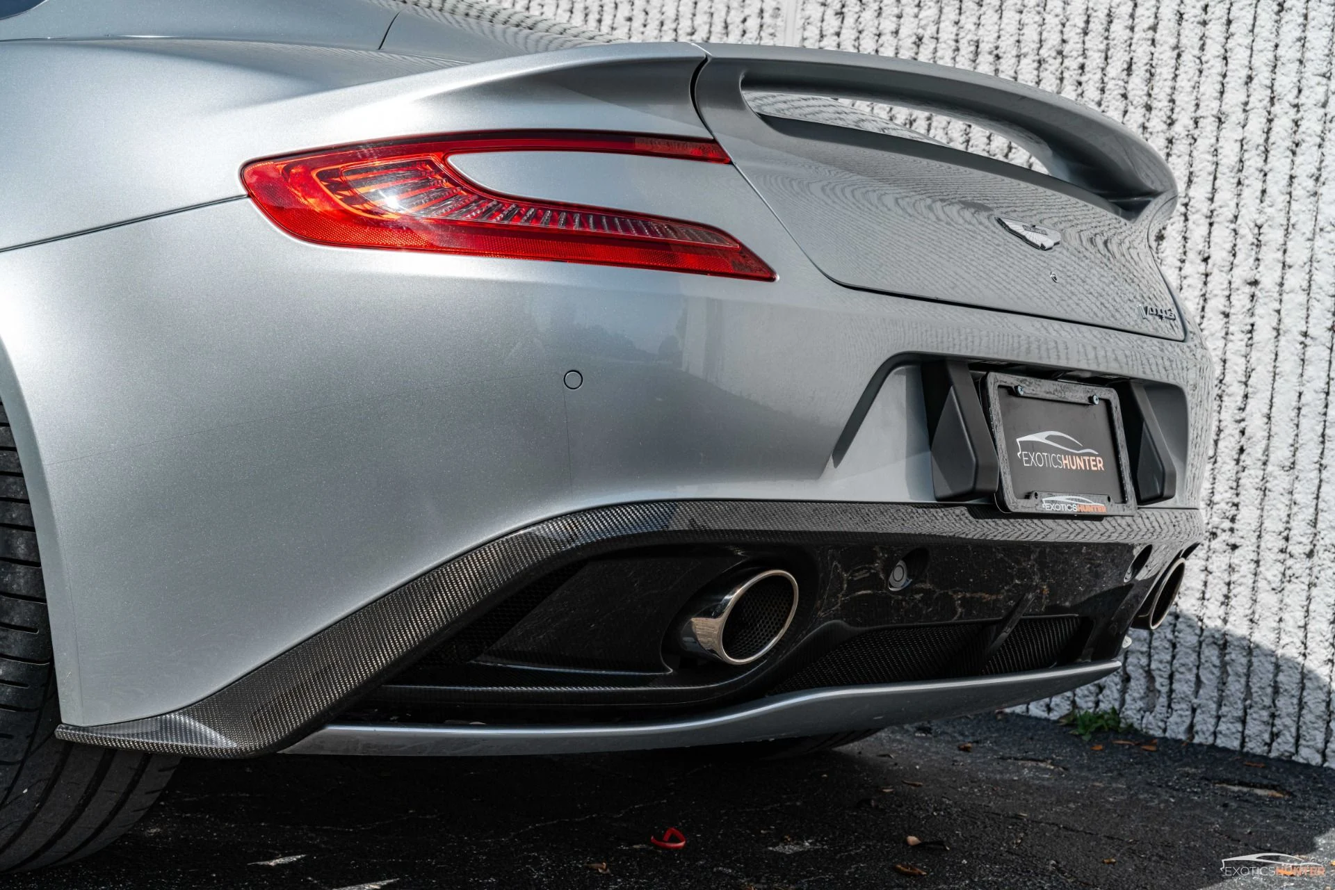 mph003_3941022183_Used_2014_Aston_Martin_Vanquish_Iconic_Skyfall_Silver_w_One77_Steering_Wheel_Carbon_Roof_1721934406_e225c84e70
