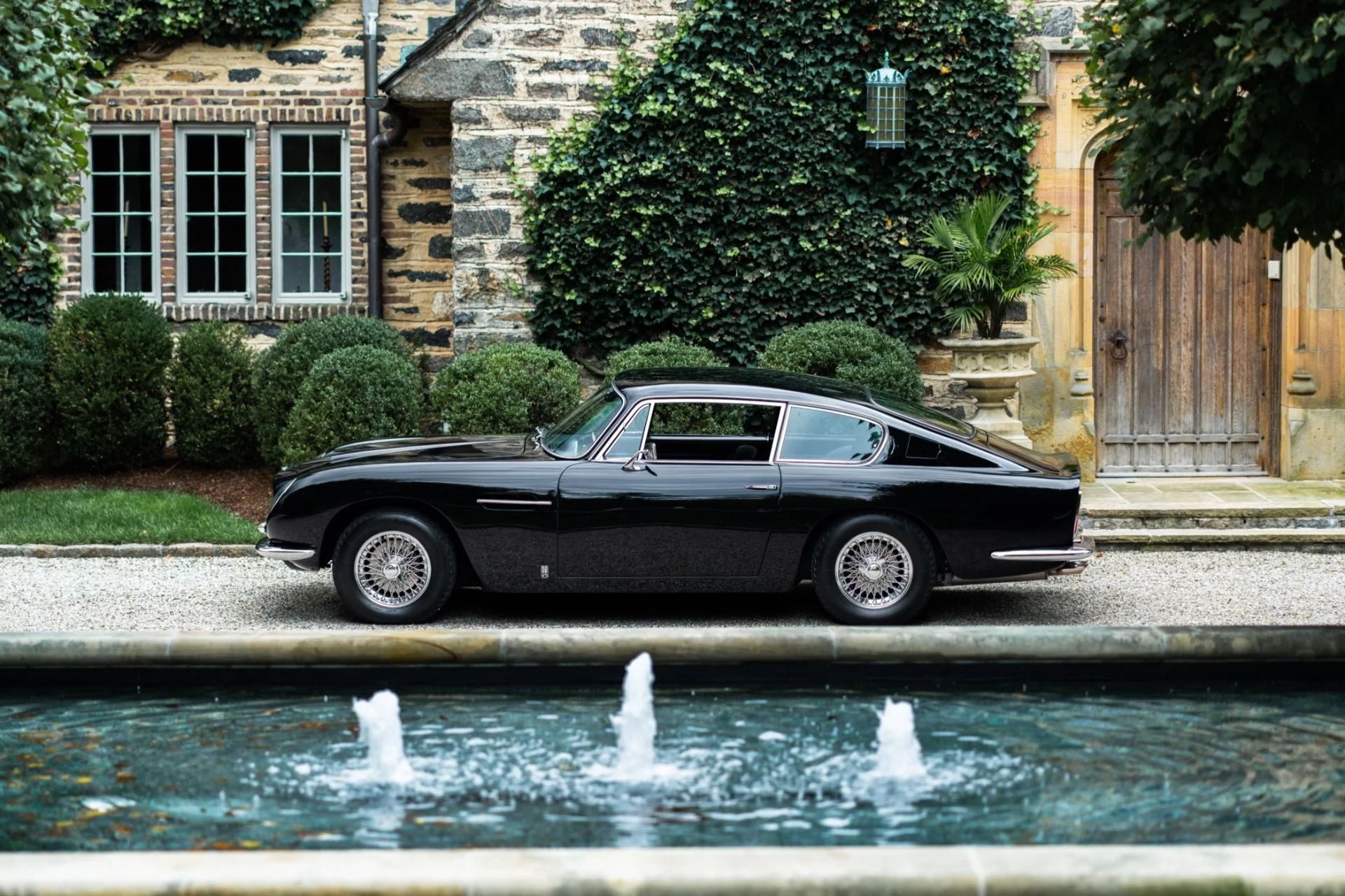 mph003_3947659502_Used_1968_Aston_Martin_DB_6_1793123624_27e896d921