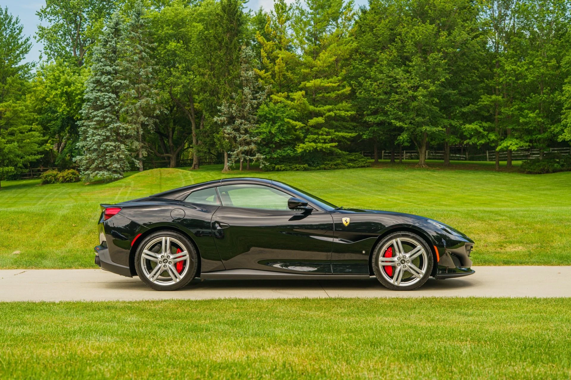 mph003_3949529567_Used_2019_Ferrari_Portofino_1783726040_144dfcb62b