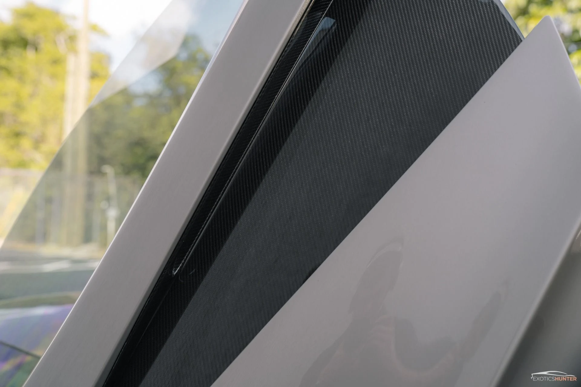 mph003_3951962620_Used_2016_Mc_Laren_570_S_in_Blade_Silver_w_Exterior_Carbon_1761343757_2793a9a81b