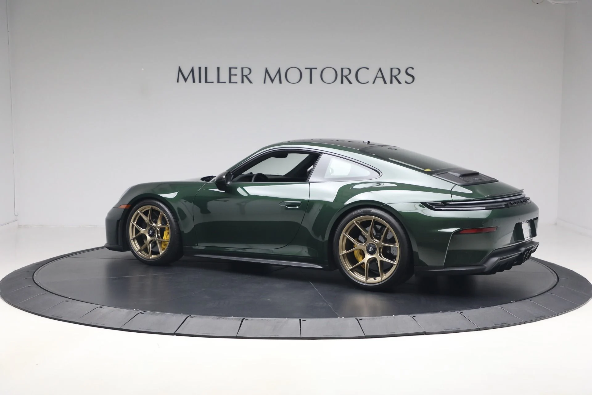 mph003_3959236131_Used_2026_Porsche_911_GT_3_Touring_1782409830_c0c672e695