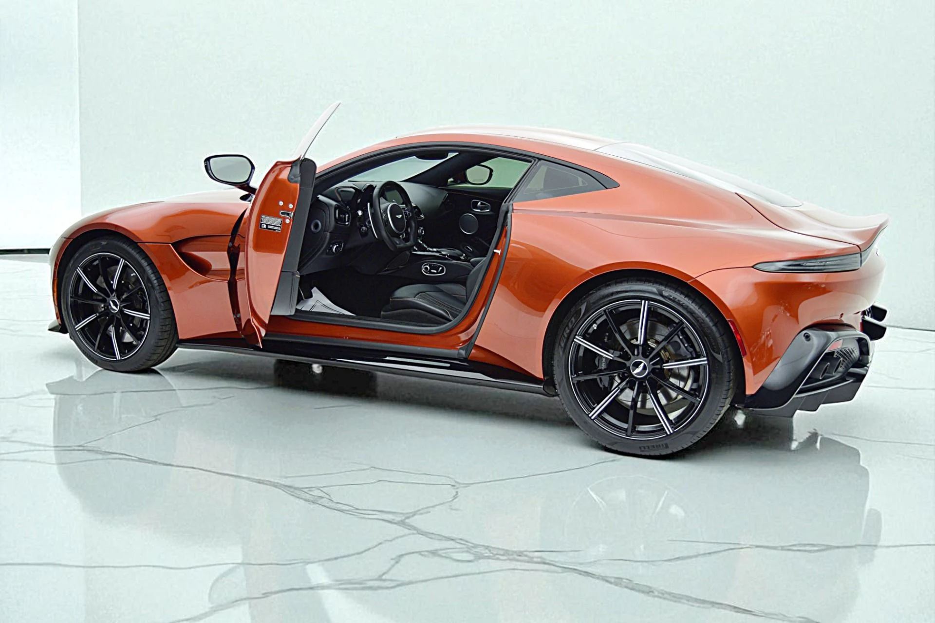 mph003_3960377161_Used_2020_Aston_Martin_Vantage_Coupe_7824f39360
