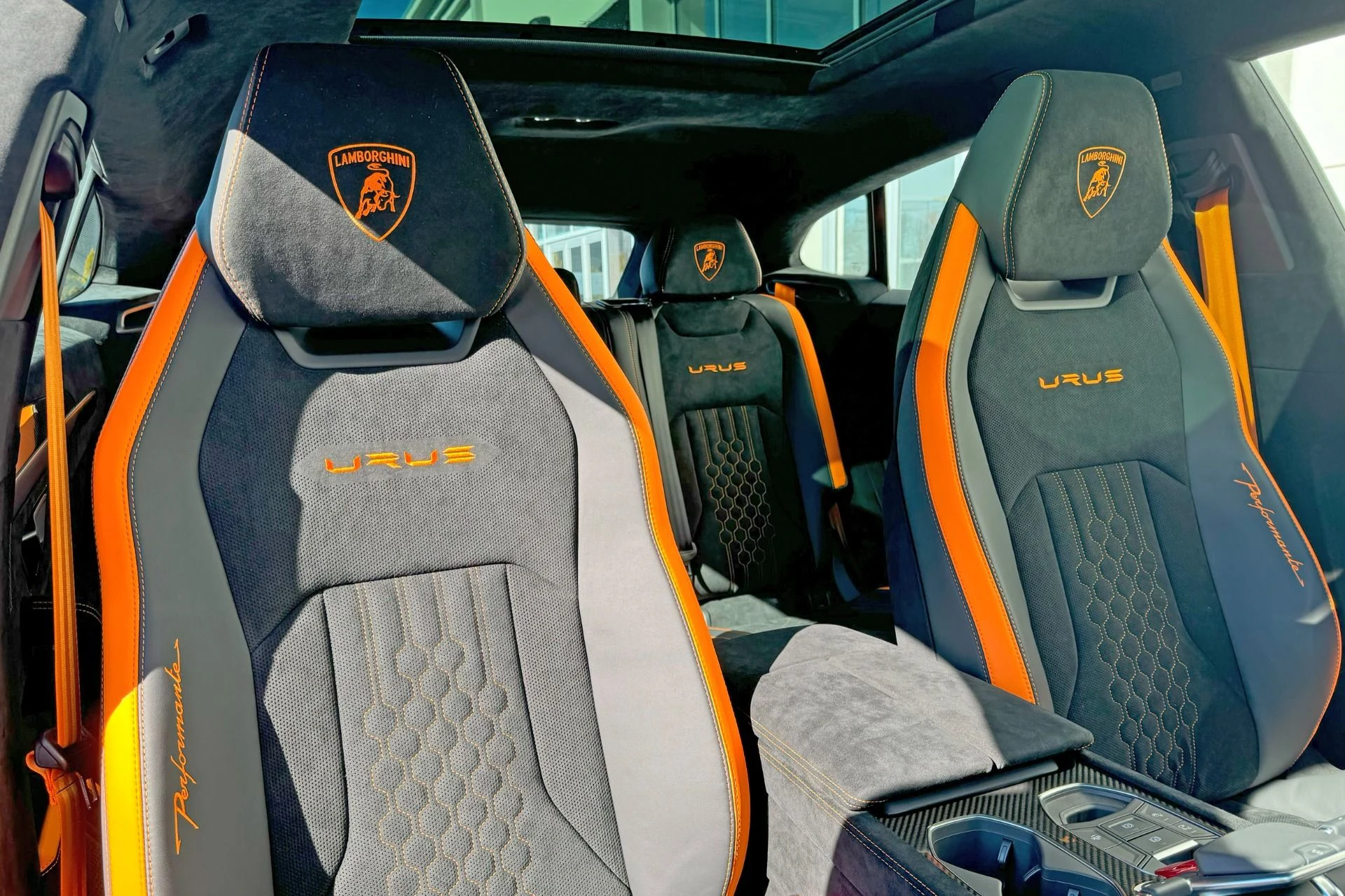 mph003_3965585353_Used_2024_Lamborghini_Urus_Performante_1741003386_f410a1eb0b