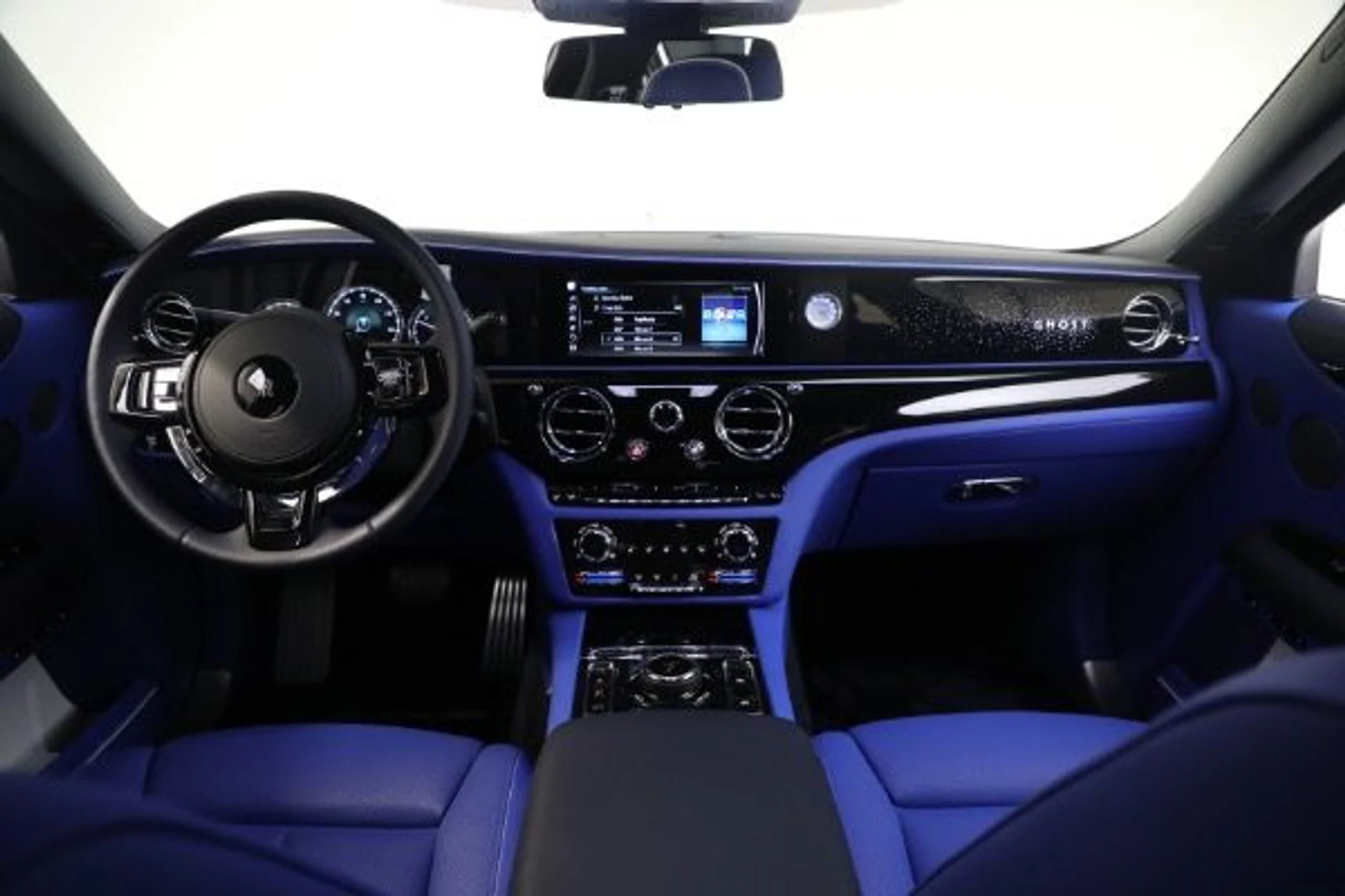 mph003_3966883452_Used_2022_Rolls_Royce_Ghost_ee5eb44d2b