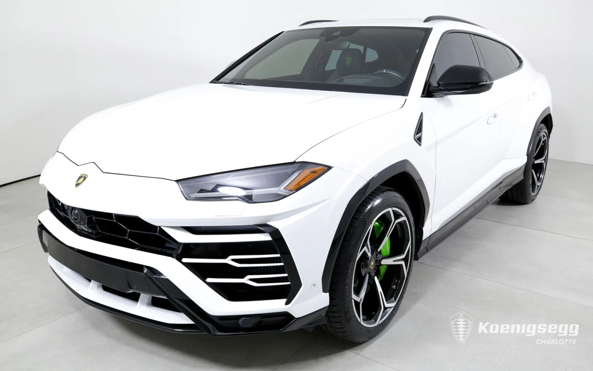mph003_3969425885_Used_2019_Lamborghini_Urus_1714496214_a7ce6a8416