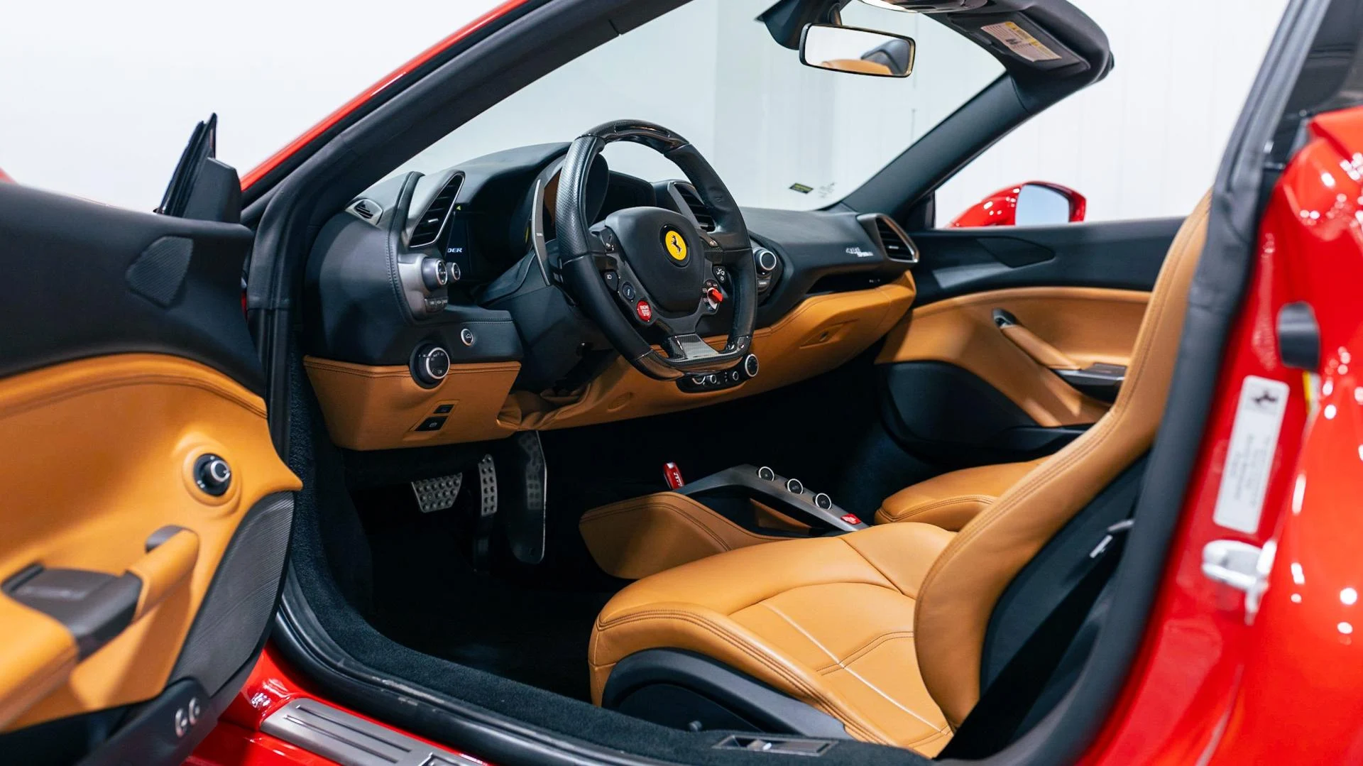 mph003_3982118633_Used_2018_Ferrari_488_Spider_Base_1791984155_fdb24da112