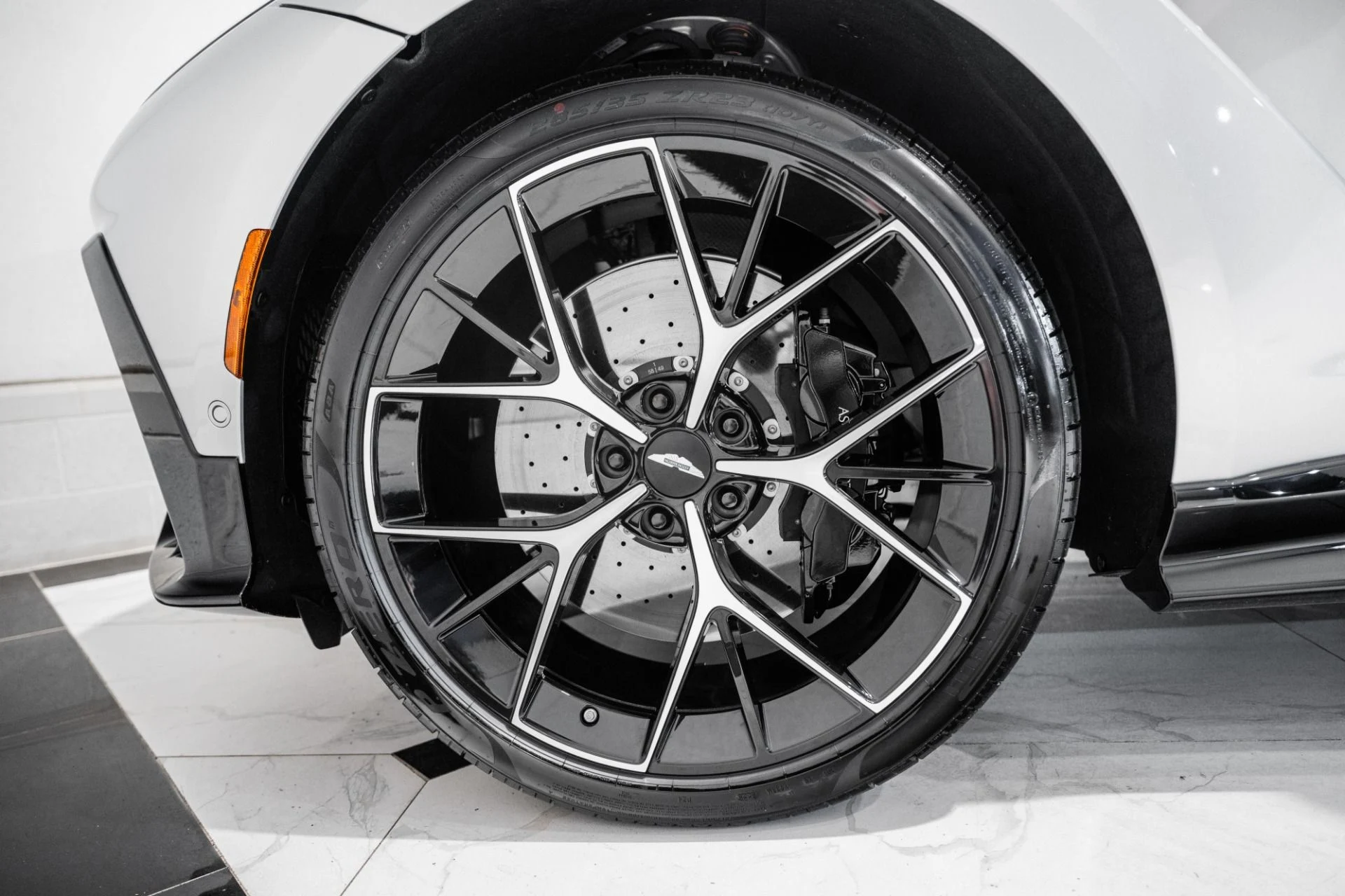 mph003_4003137060_New_2026_Aston_Martin_DBX_S_1780937216_ed3841f0bc