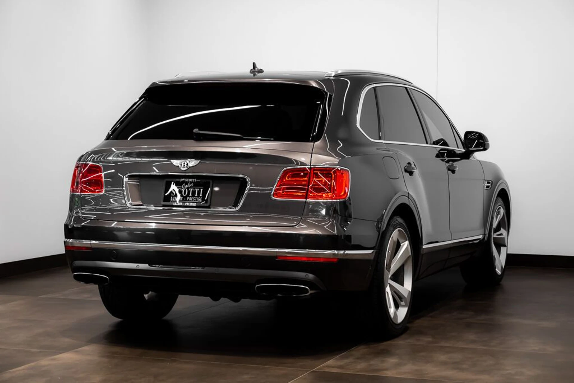 mph003_4016852042_bentley_bentayga_2017_jpg_v_1758918548_bb0cd90639