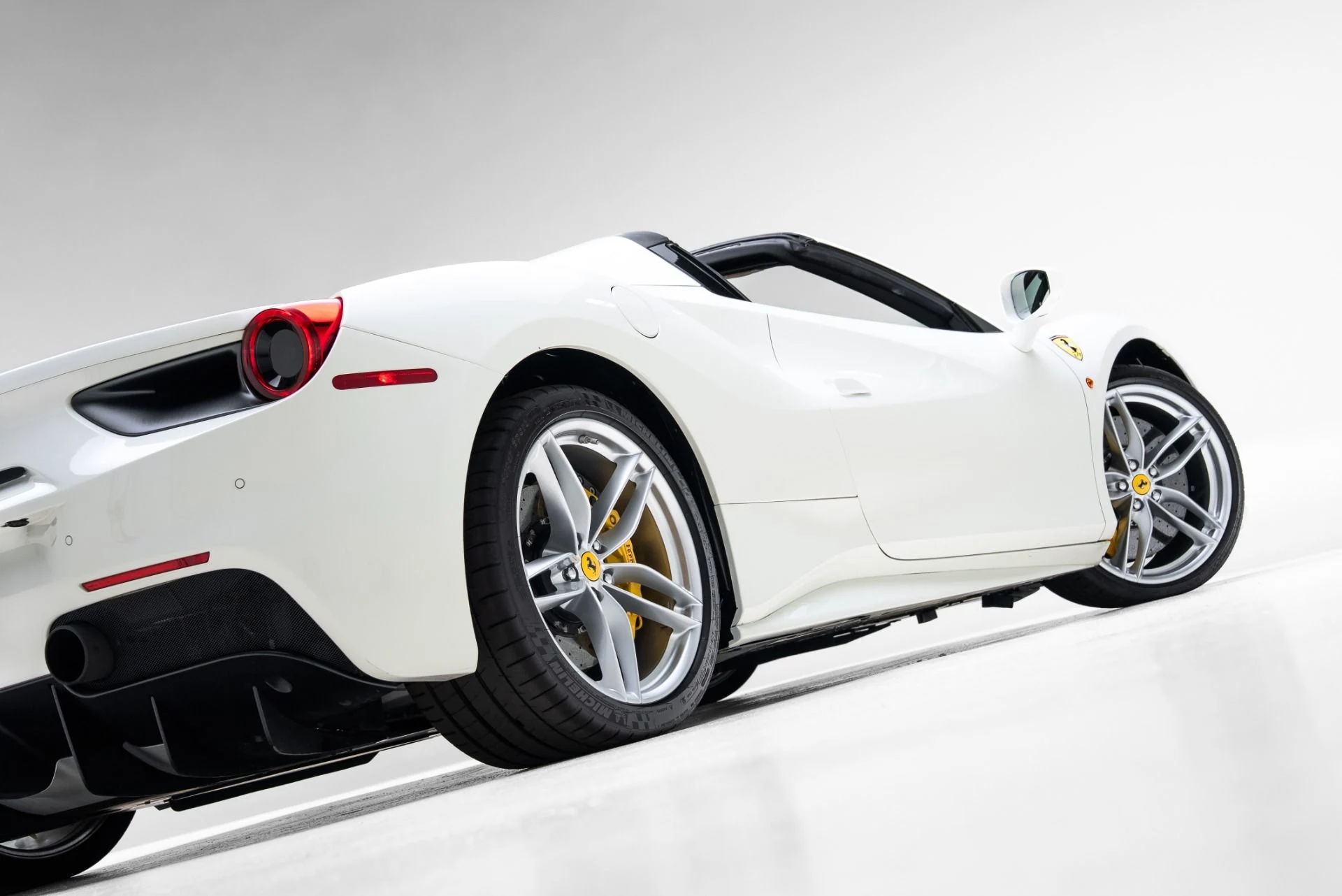 mph003_4017967444_Used_2018_Ferrari_488_Spider_1774383951_b83d78c3e8