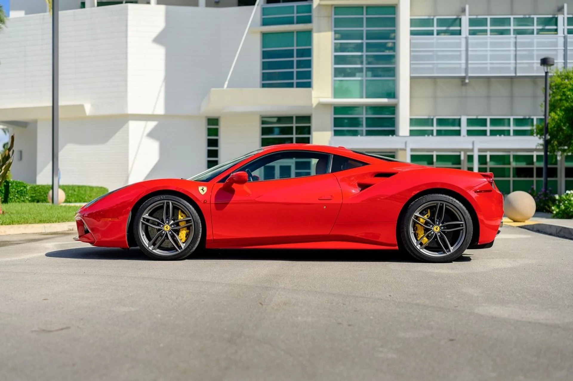 mph003_4023749112_Used_2017_Ferrari_488_GTB_1753314367_29f8592c63
