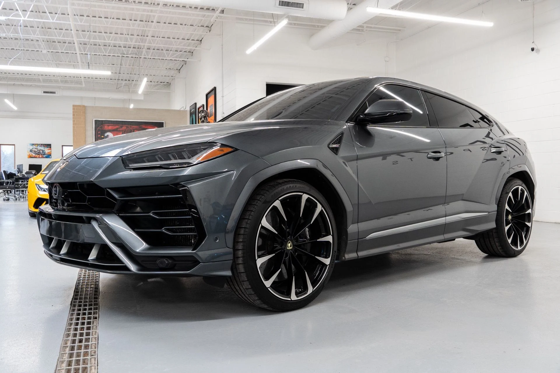mph003_4033474899_Used_2019_Lamborghini_Urus_1770318658_1d15206458