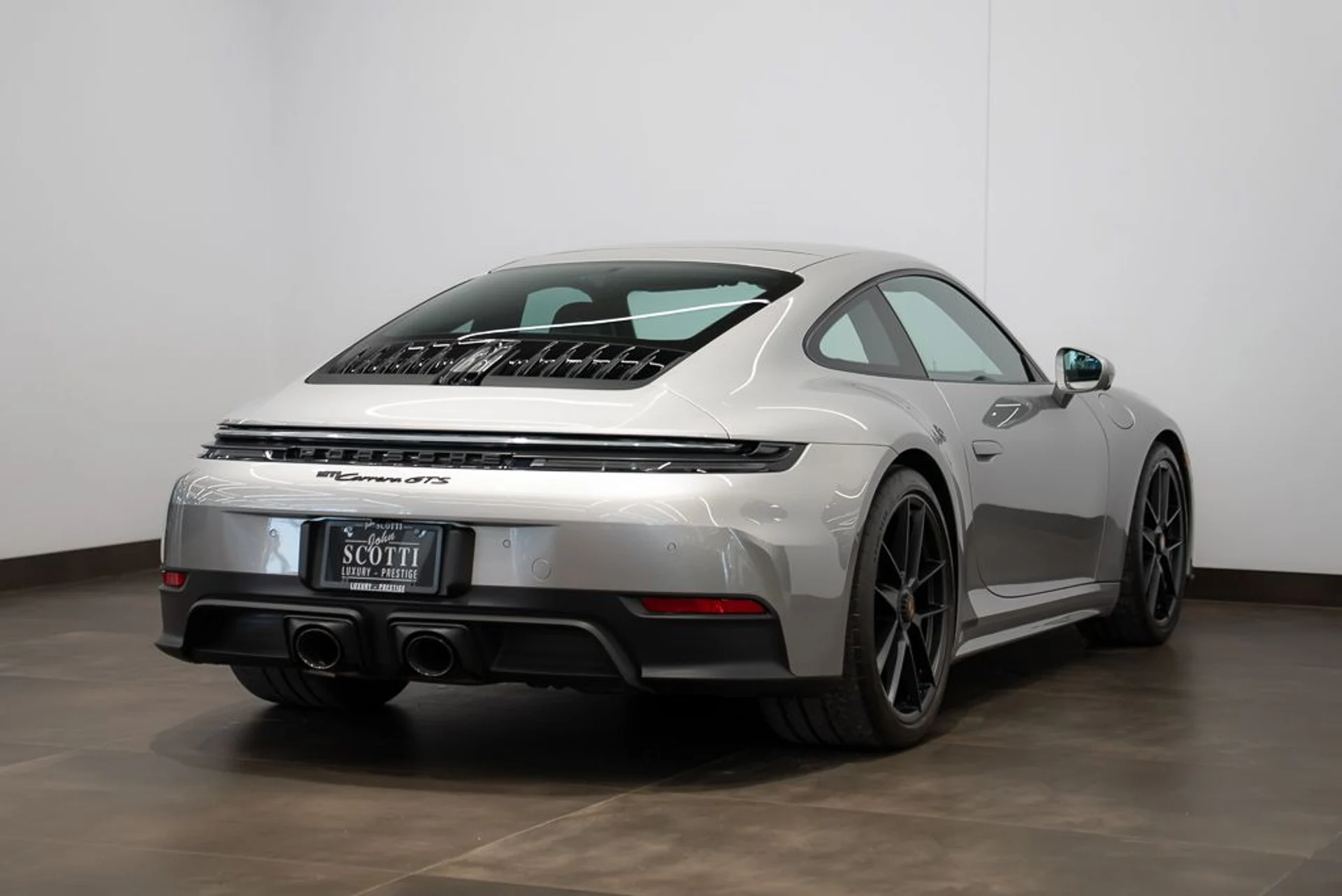 mph003_4042860181_porsche_911_2026_jpg_v_1775165756_28b803fceb