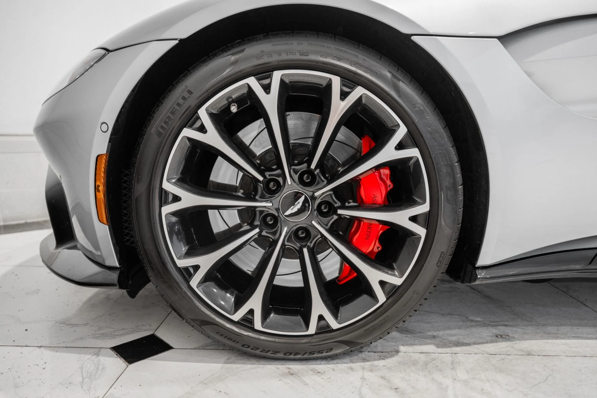 mph003_4043651009_Used_2019_Aston_Martin_Vantage_1779799907_c7de6b8d71