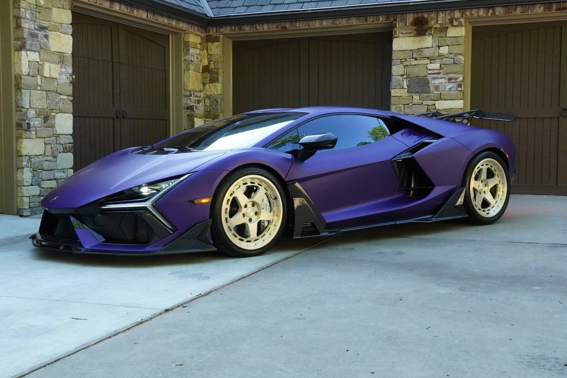 mph003_4049413063_Used_2024_Lamborghini_Revuelto_1781191894_0f0886c018