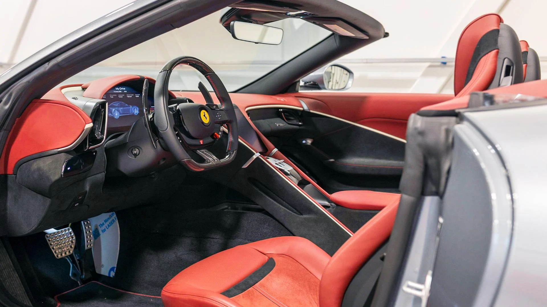 mph003_4059606874_Used_2025_Ferrari_Roma_Spider_Base_1791984005_a7f45095b1