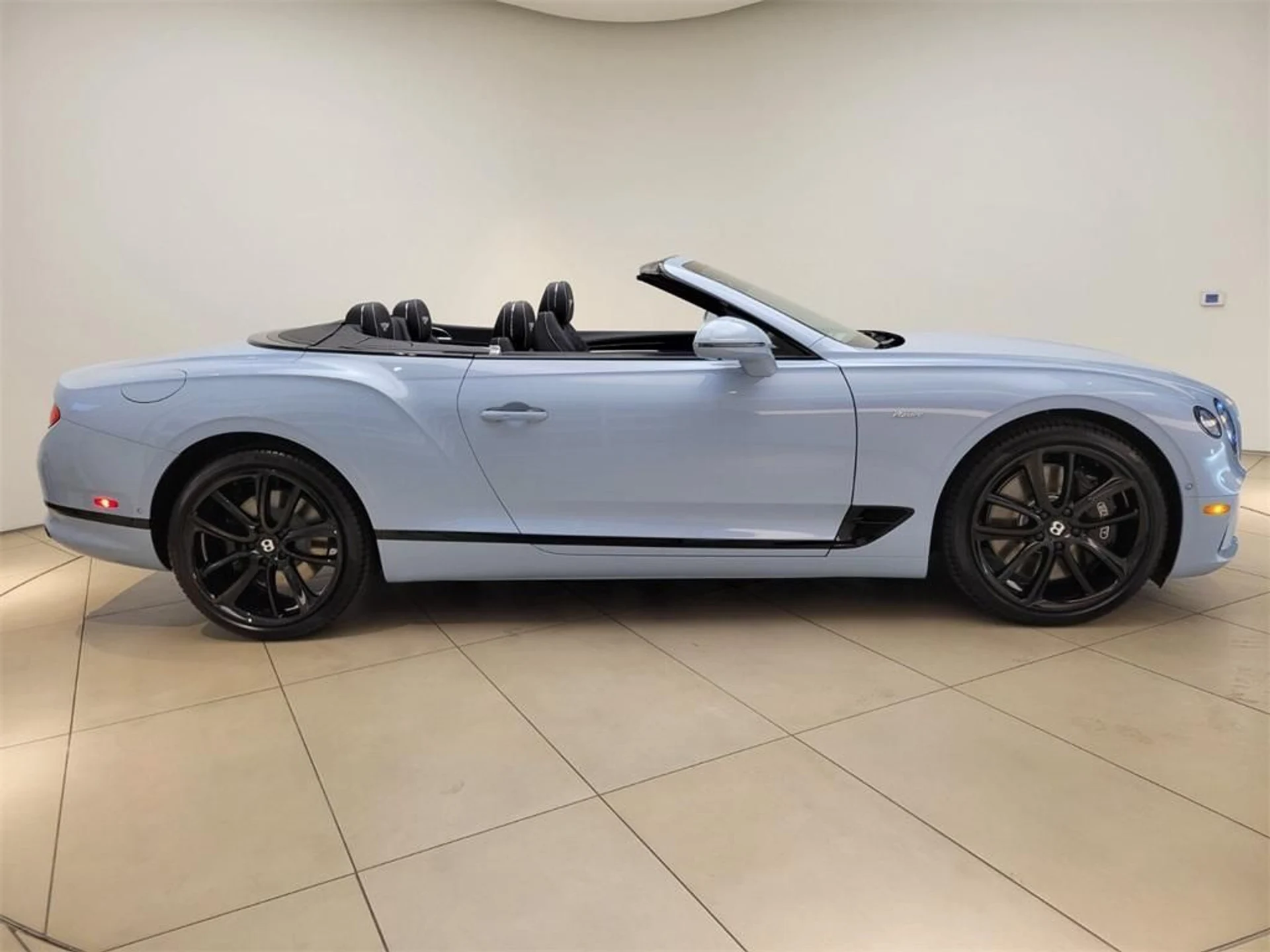 mph003_4067738978_Used_2023_Bentley_Continental_GT_V8_1715721736_fd824e1a98