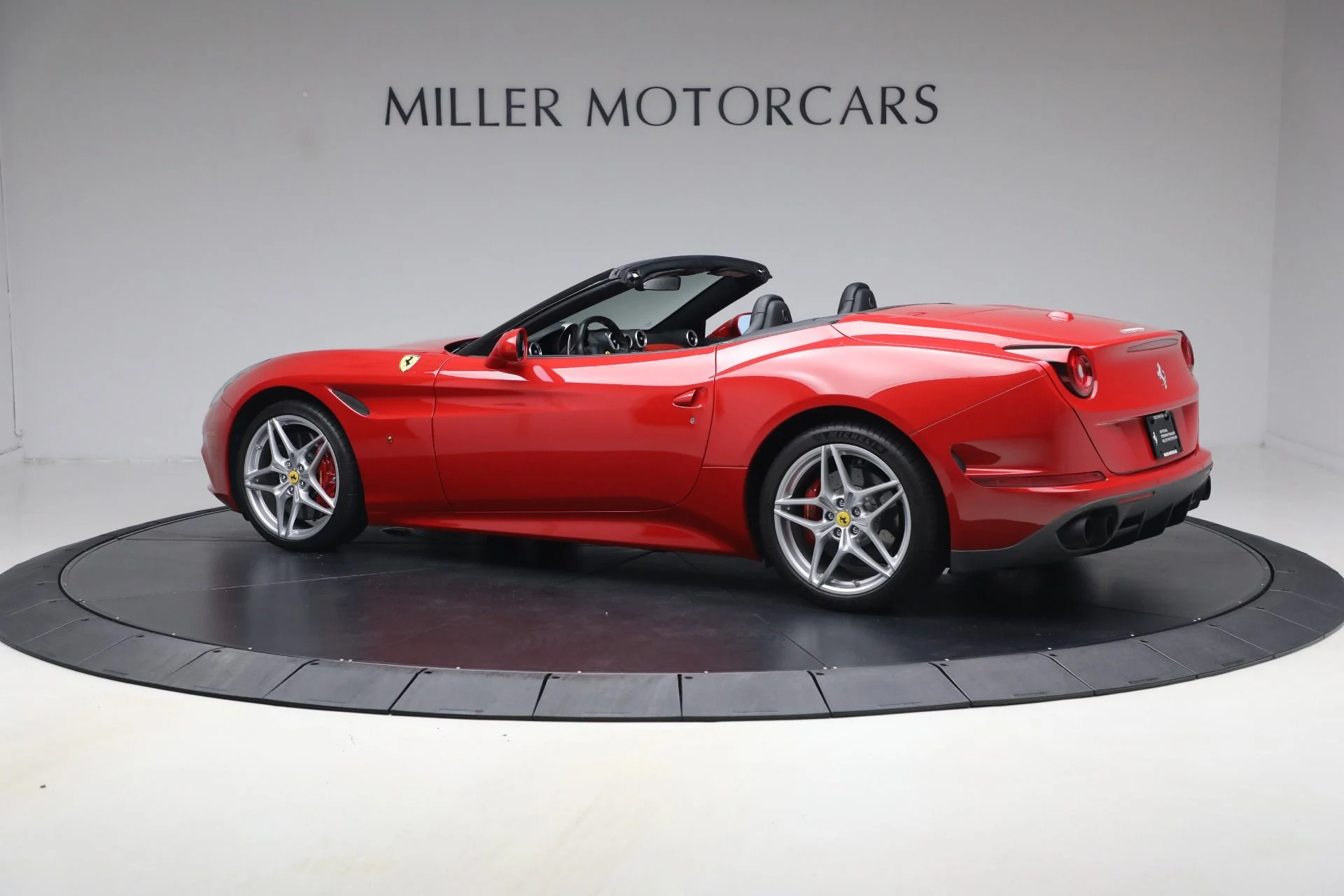 mph003_4069217033_Used_2017_Ferrari_California_T_1787347331_449181d3b2