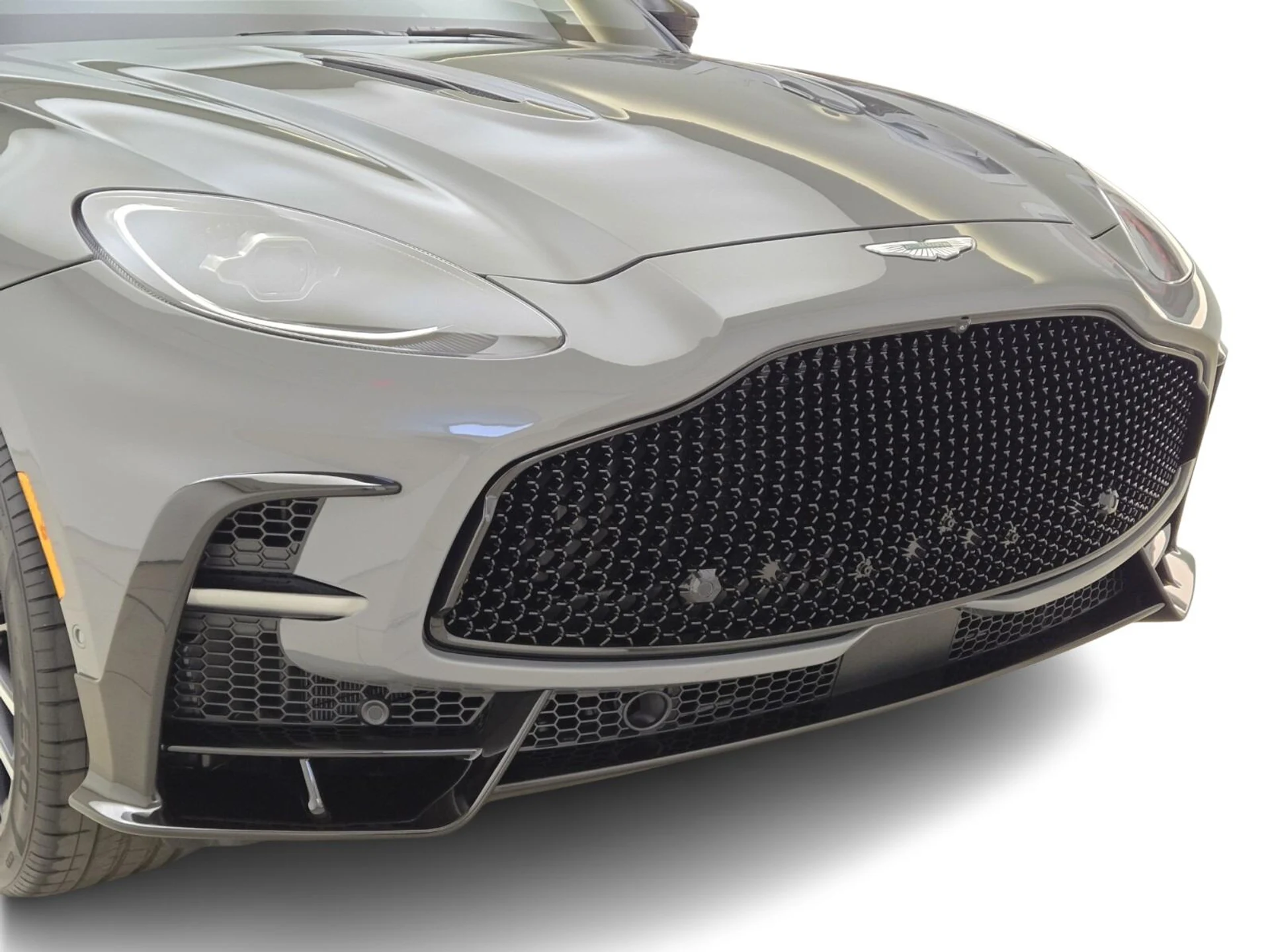 mph003_4092220722_New_2026_Aston_Martin_DBX_S_1776143657_4adba26ec3