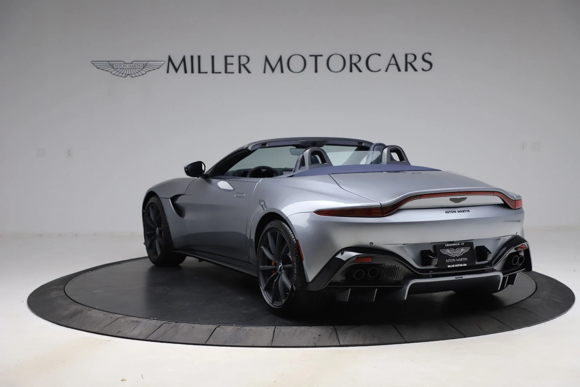 mph003_4102072342_Used_2021_Aston_Martin_Vantage_Roadster_1610739854_bae03c0d7d