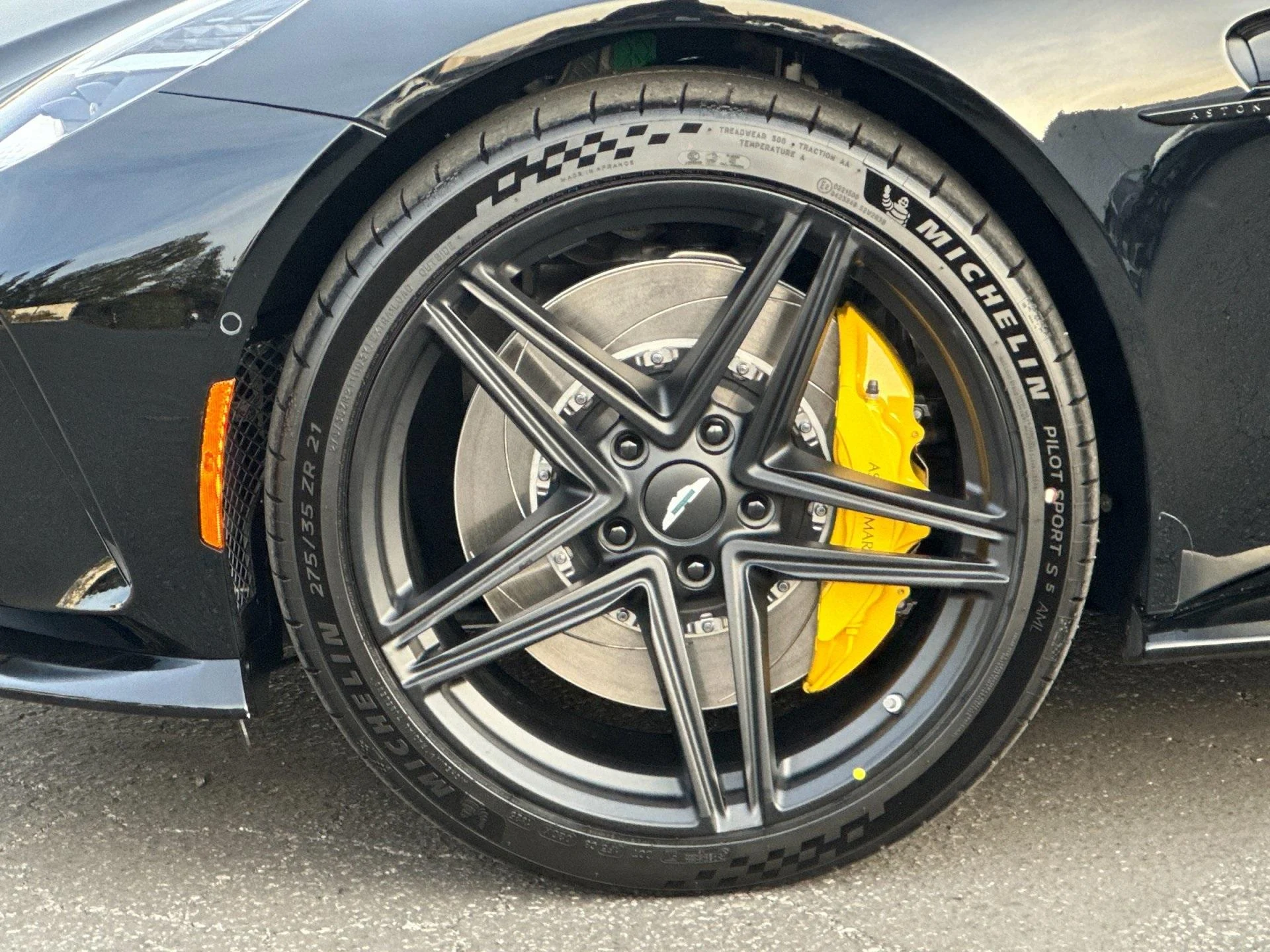 mph003_410800607_New_2026_Aston_Martin_Vantage_Roadster_1764774685_209ae9bb60