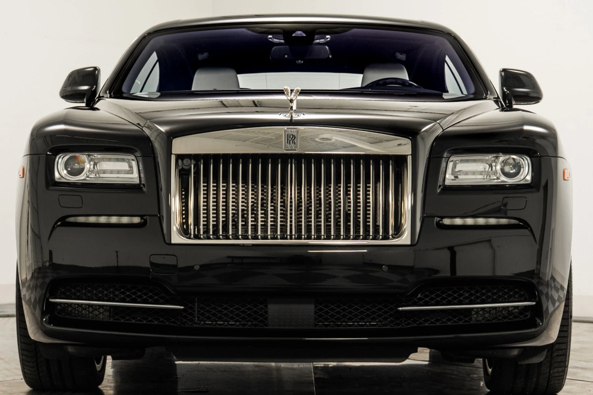 mph003_4108919467_Used_2016_Rolls_Royce_Wraith_1759423730_0a4045f567