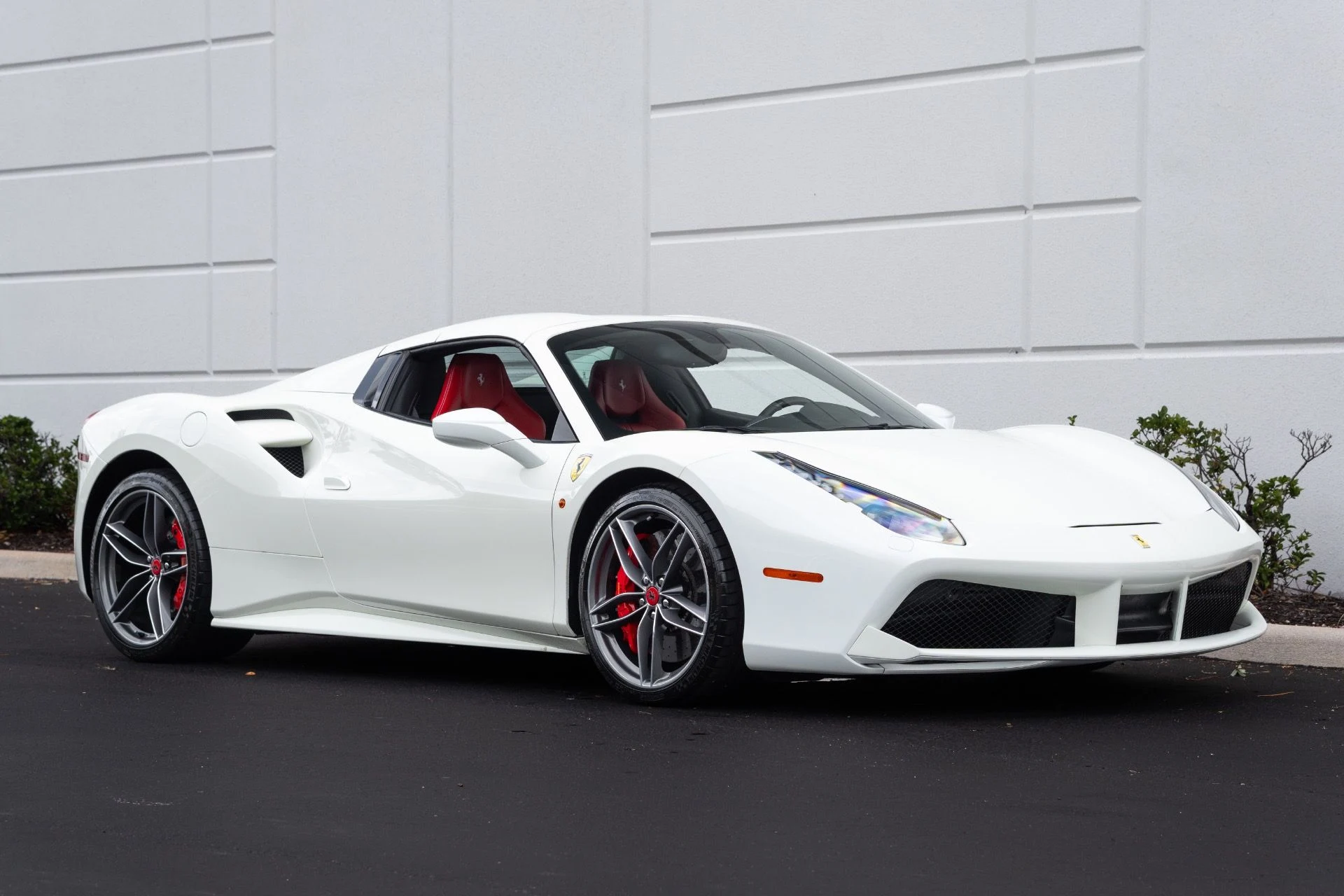 mph003_411005828_Used_2018_Ferrari_488_Spider_1779901003_1cfd9ca241