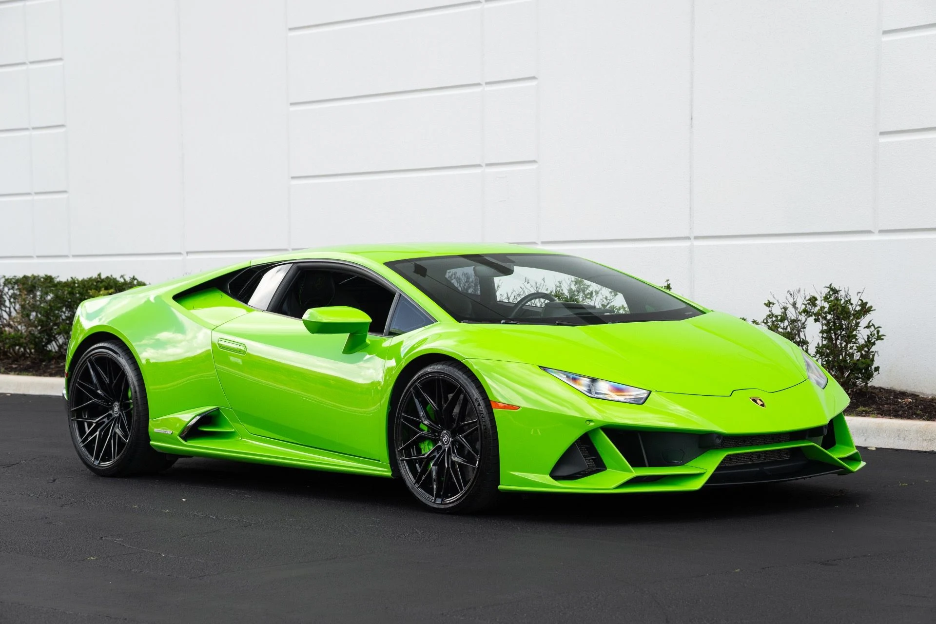 mph003_412561806_Used_2020_Lamborghini_Huracan_EVO_1770872075_e2eb8b9955