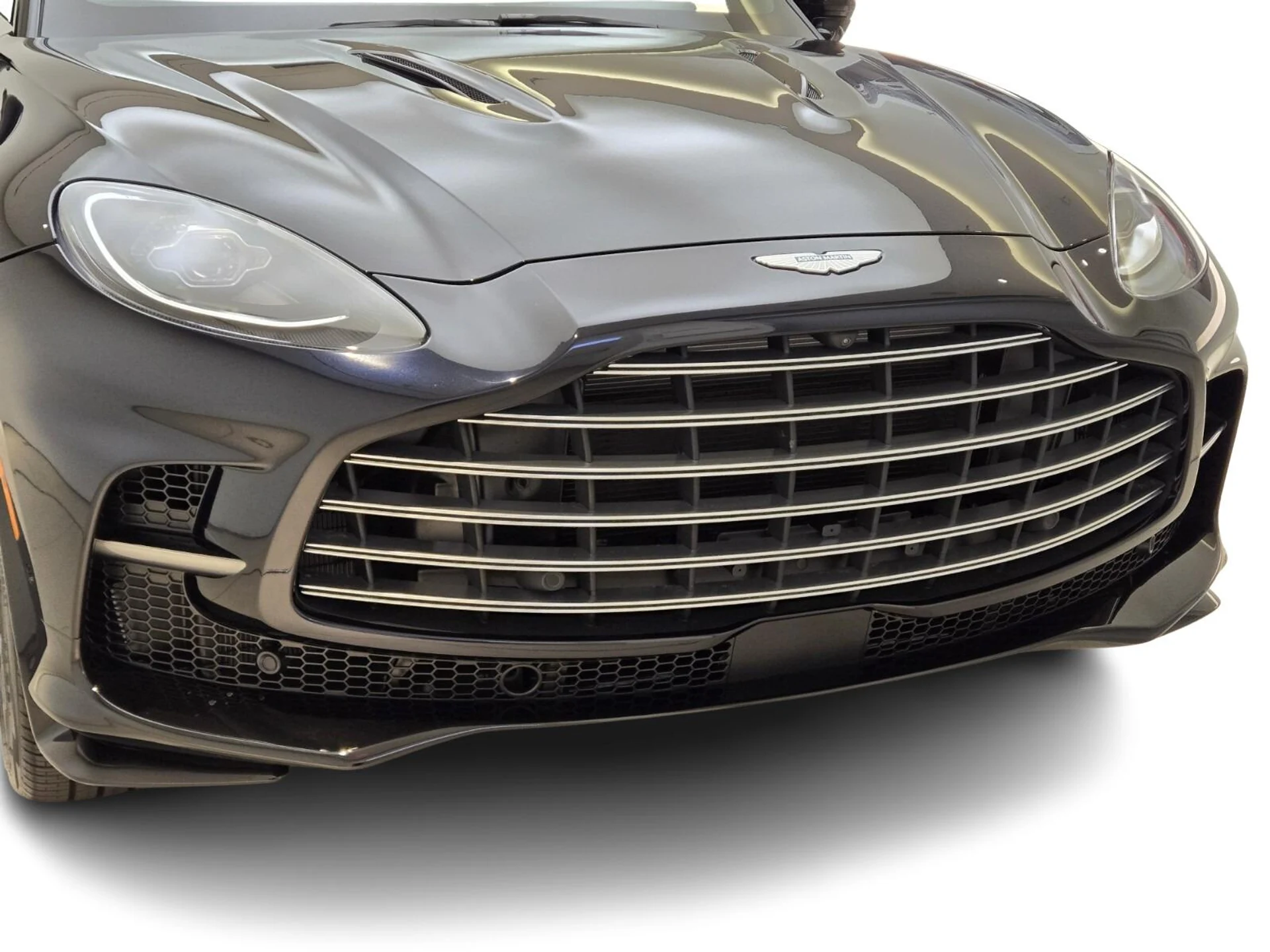 mph003_413033390_New_2025_Aston_Martin_DBX_707_1753162606_446835d0c6