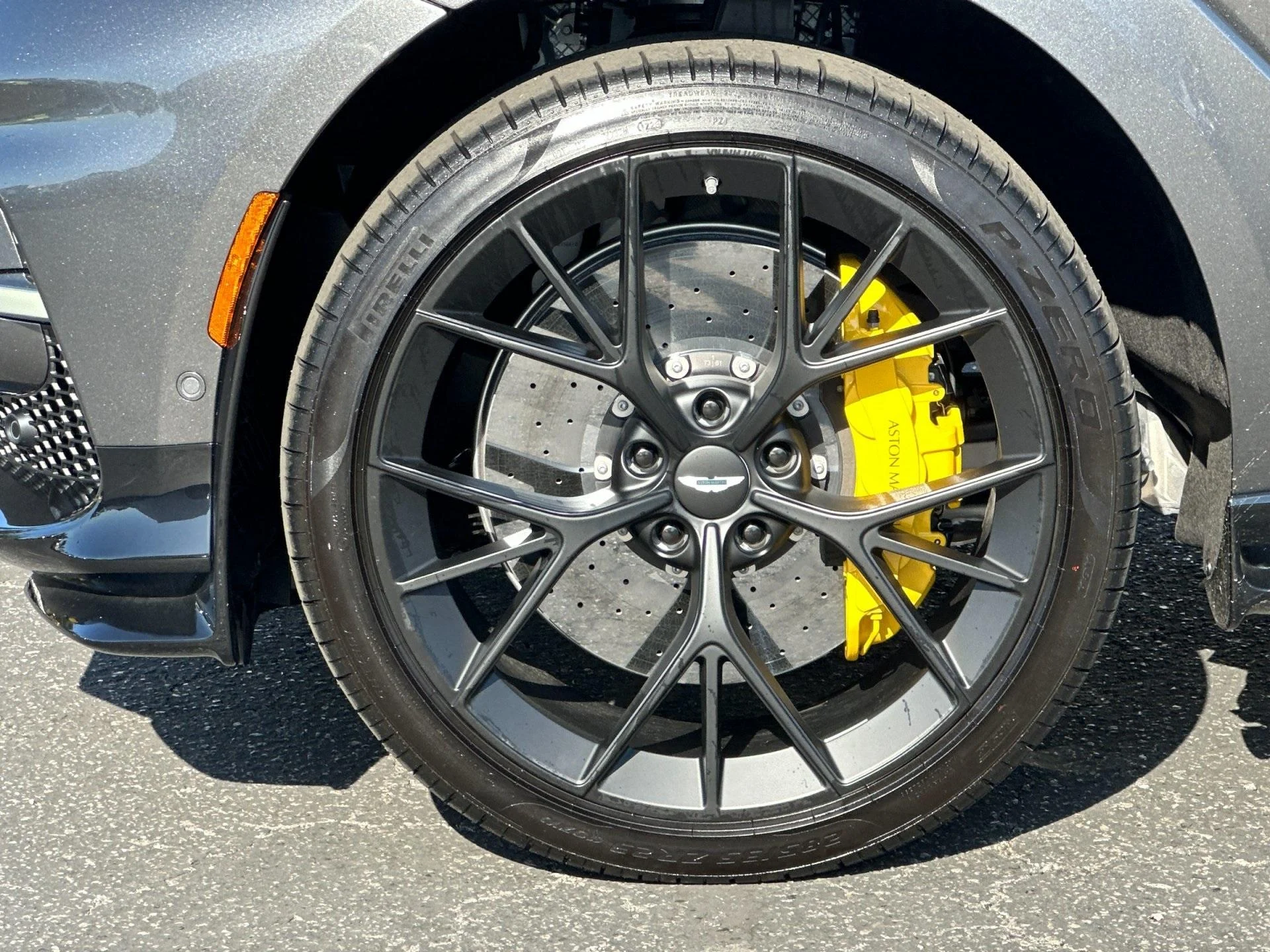mph003_4132798284_New_2025_Aston_Martin_DBX_707_1758896228_0ed8c6ef45