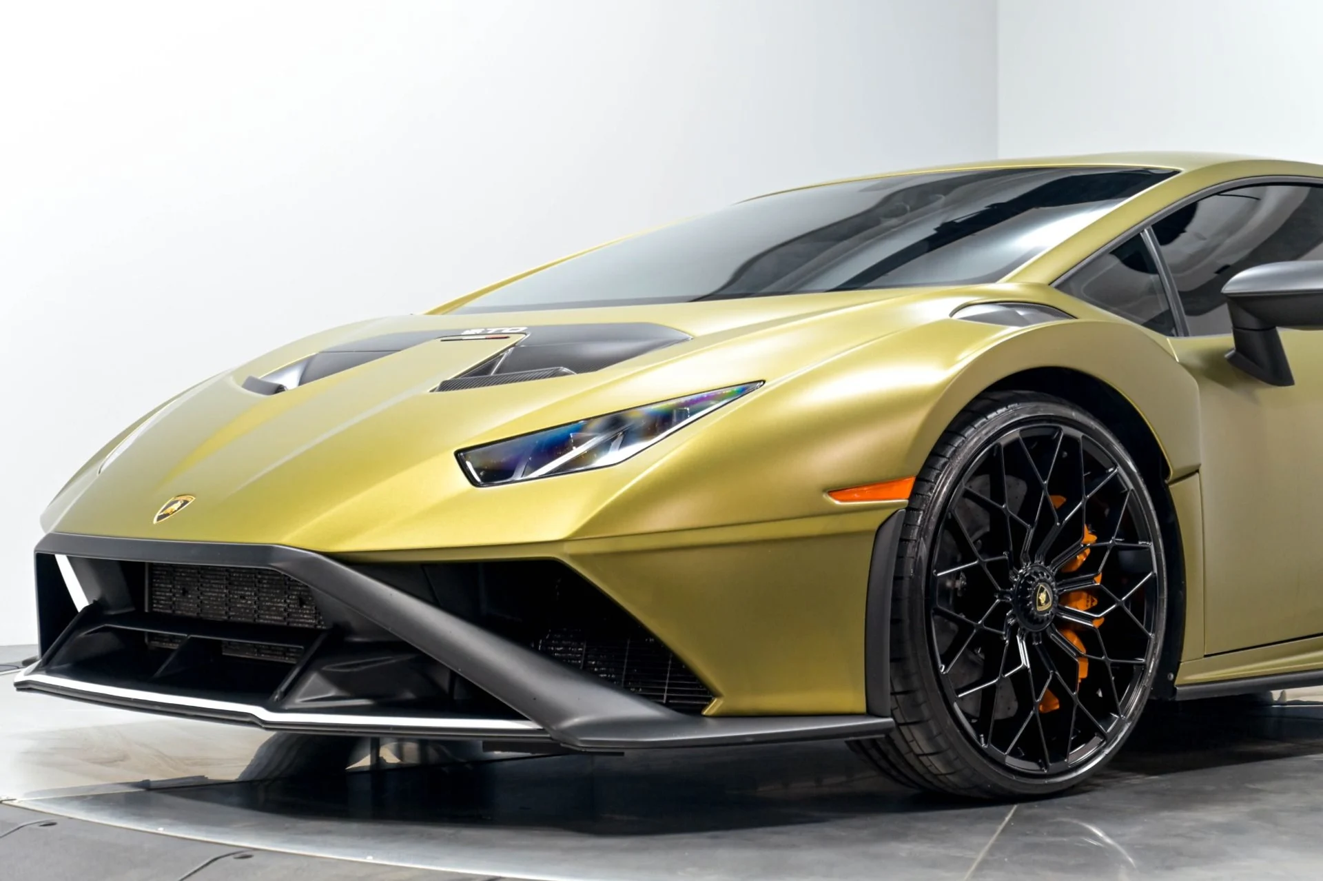 mph003_4137987318_Used_2023_Lamborghini_Huracan_STO_1782768497_feeec05119